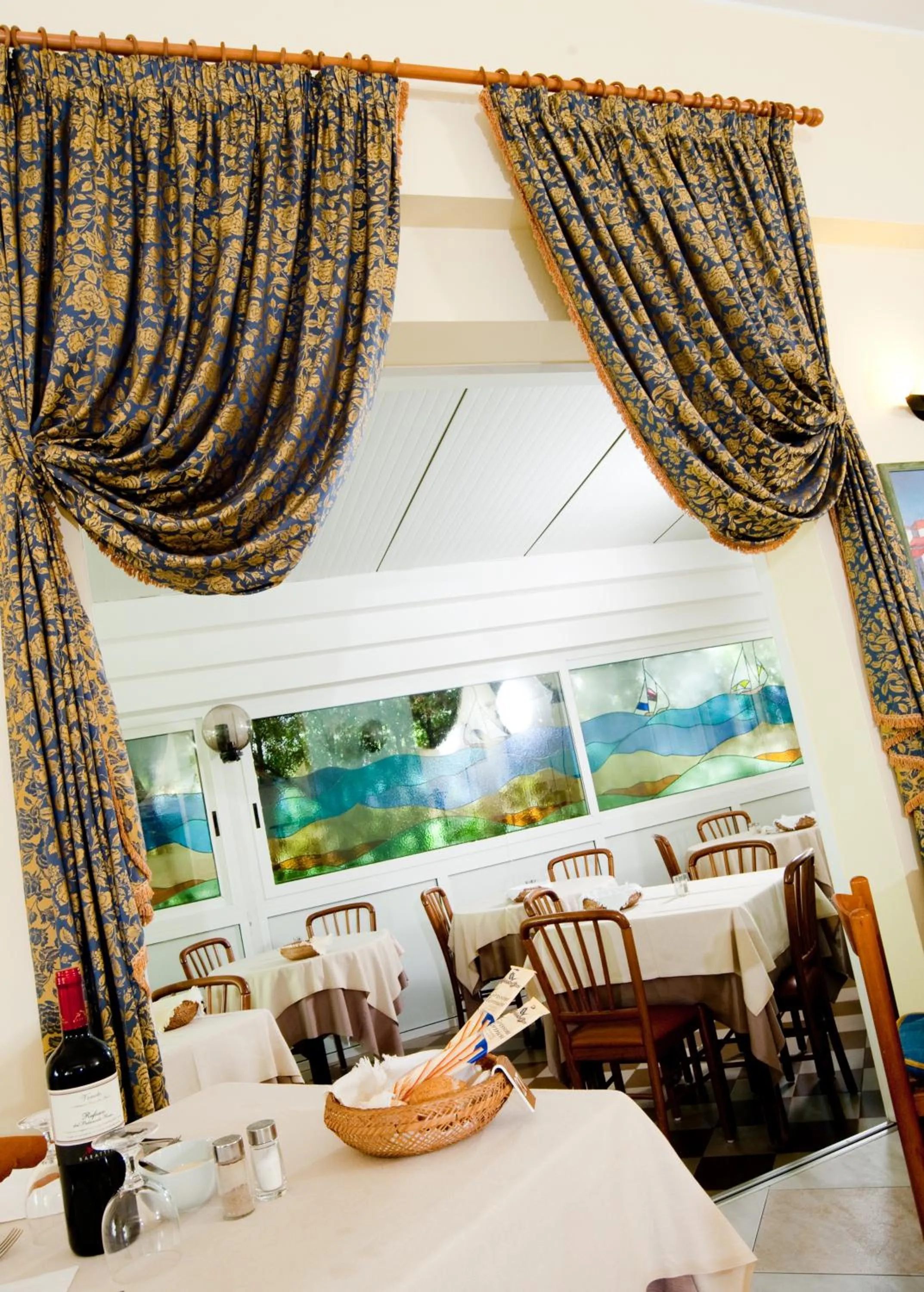 Restaurant/places to eat in Hotel Roma