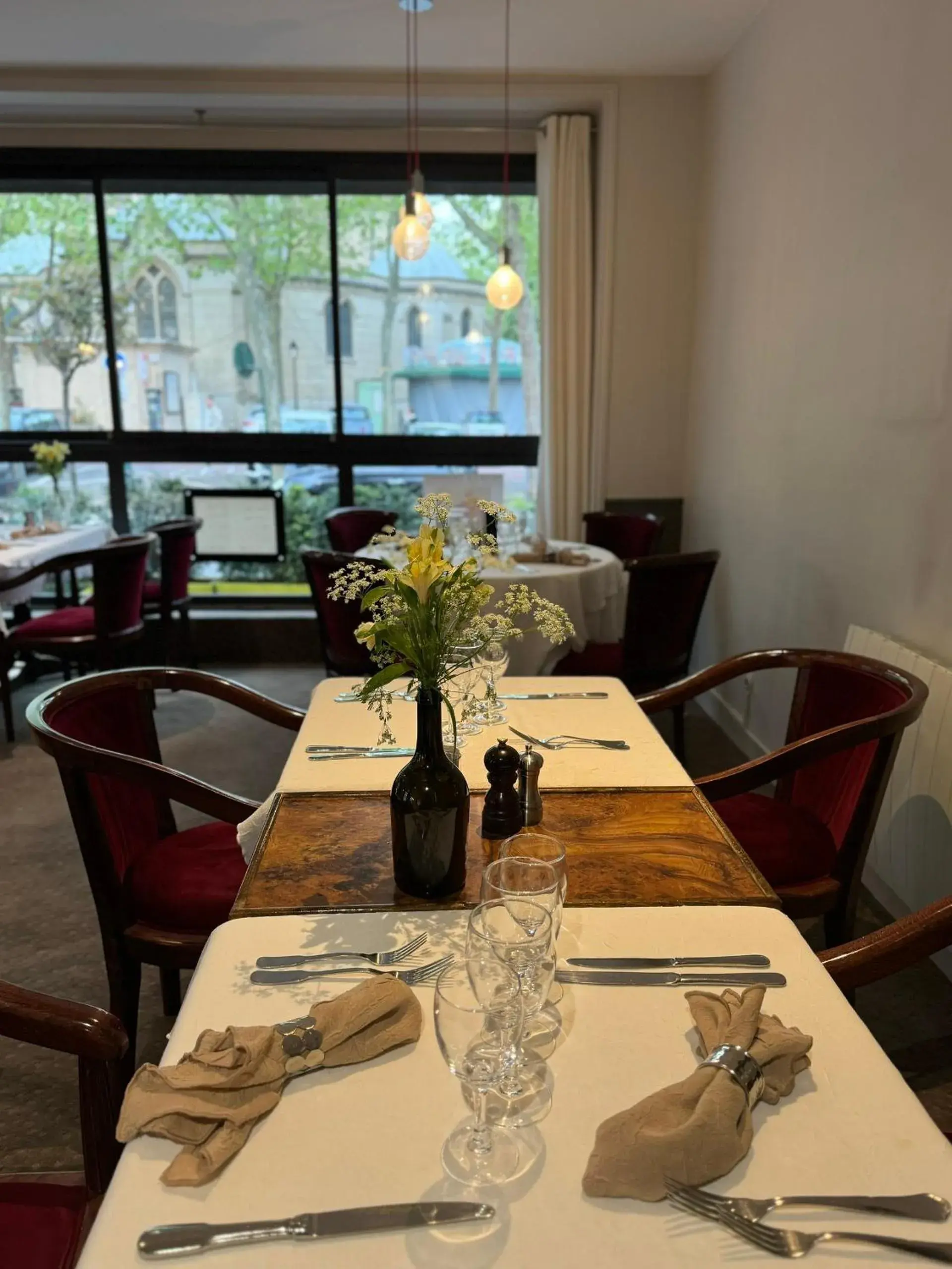 Restaurant/places to eat in Hotel Paris Vesinet-LogisHotels et Domaine Evenementiel Restaurant/places to eat in Hotel Paris Vesinet-LogisHotels et Domaine Evenementiel