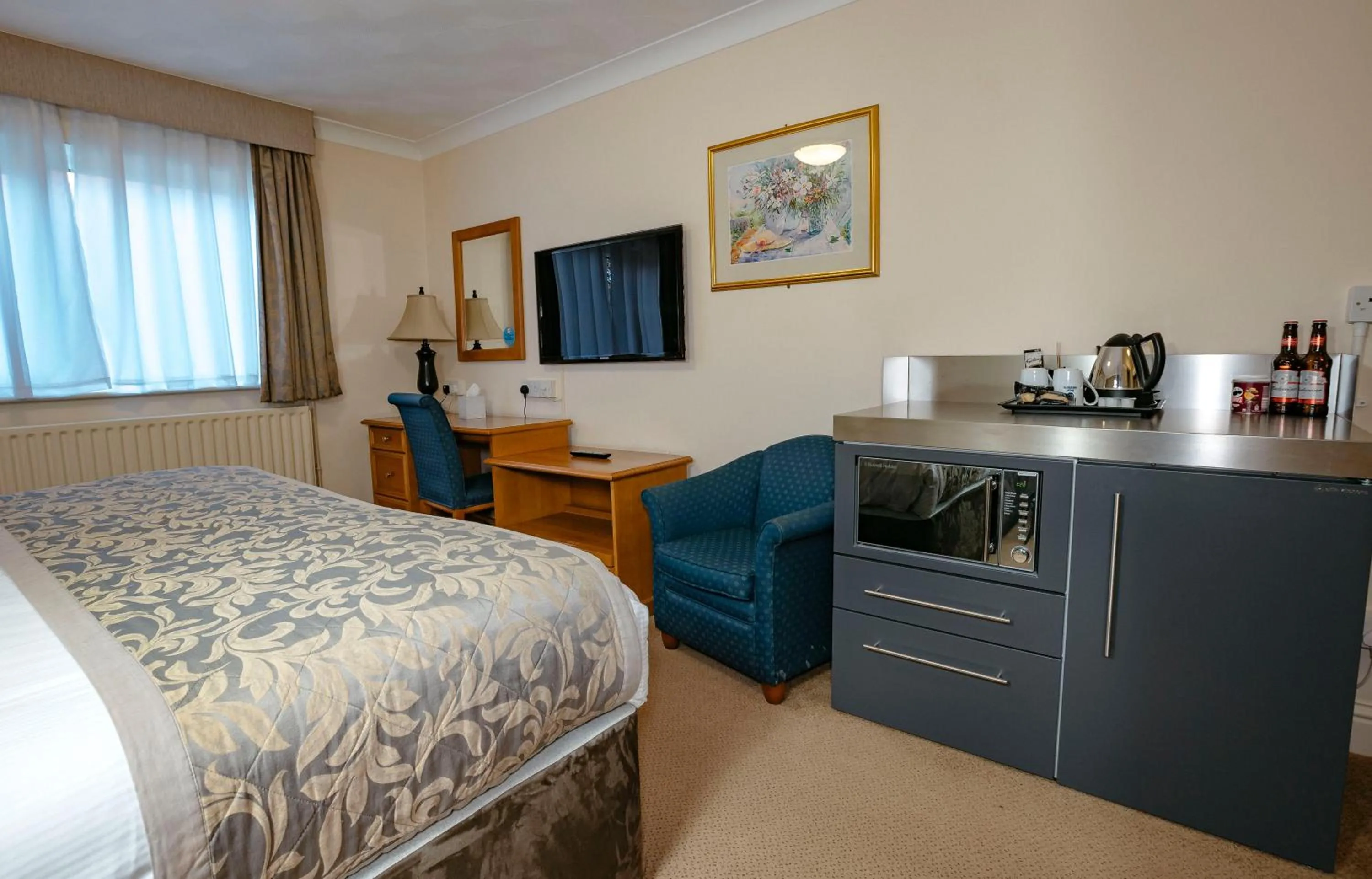 Bedroom, Bed in Best Western Manor Hotel
