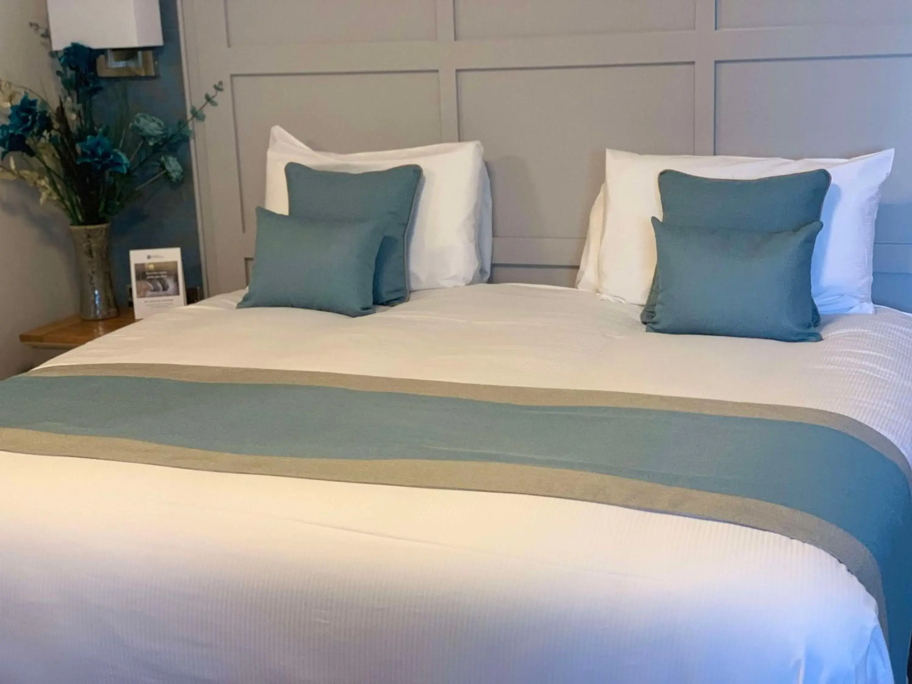 Executive King Room - single occupancy - Non-Smoking in Best Western Manor Hotel Executive King Room - single occupancy - Non-Smoking in Best Western Manor Hotel