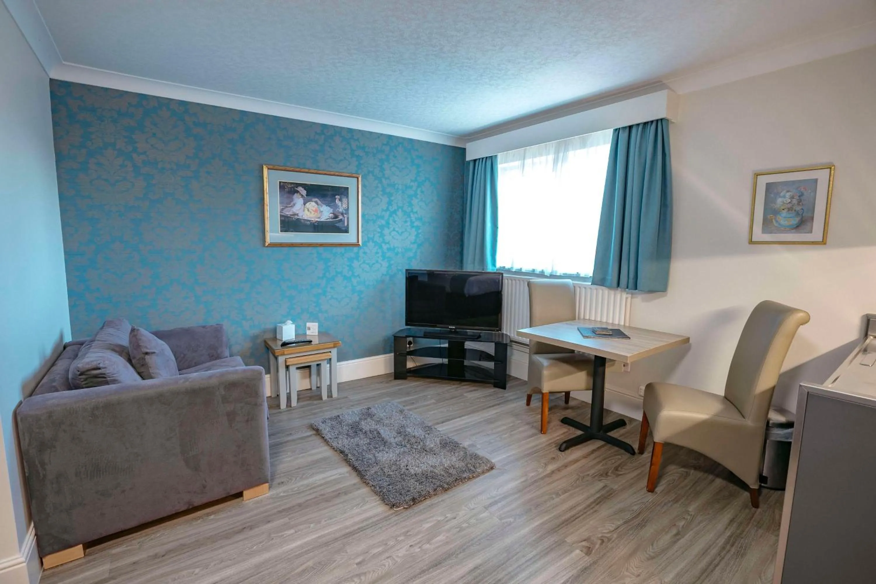 Bedroom in Best Western Manor Hotel