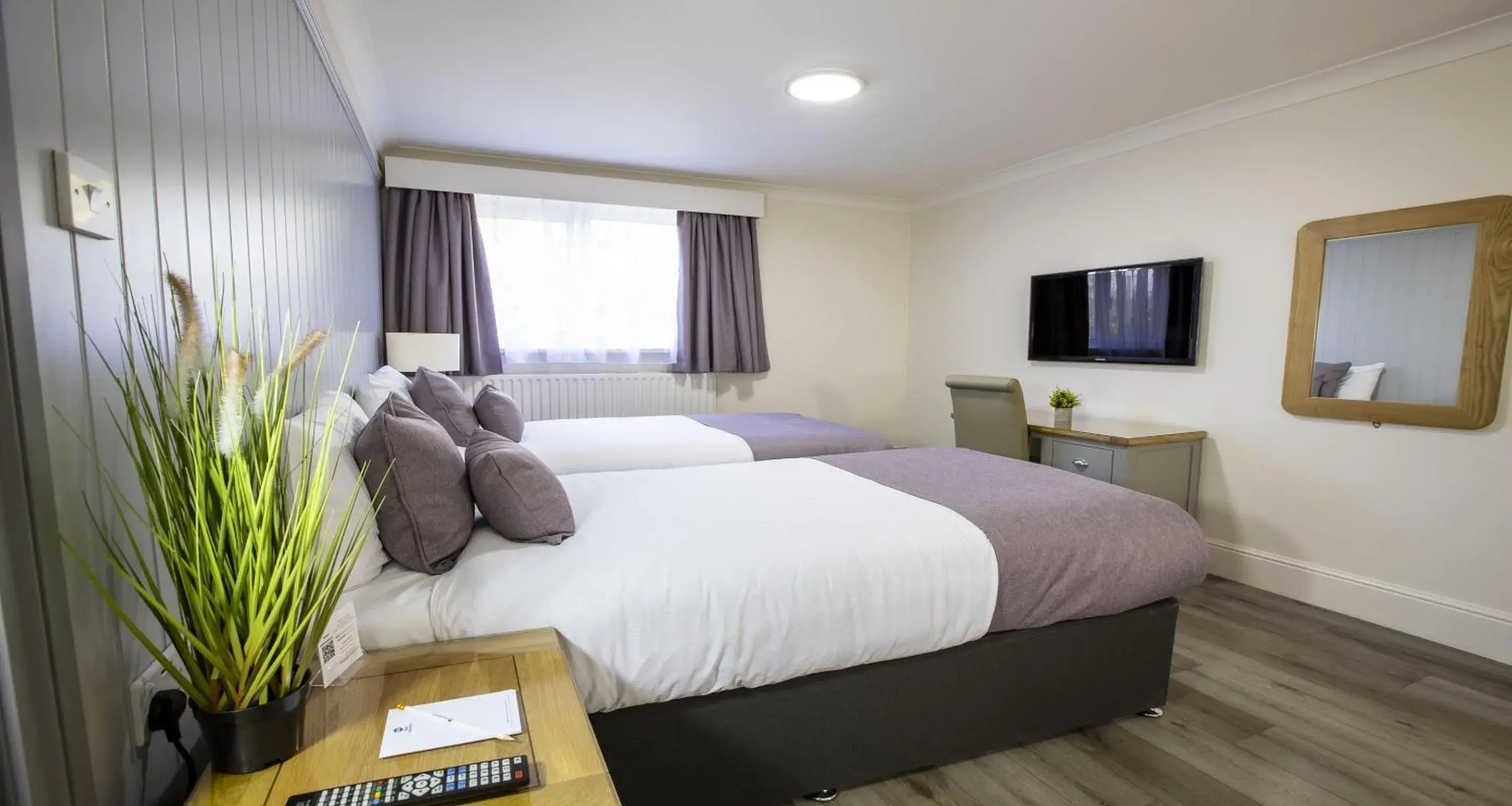 Bedroom, Bed in Best Western Manor Hotel Bedroom, Bed in Best Western Manor Hotel