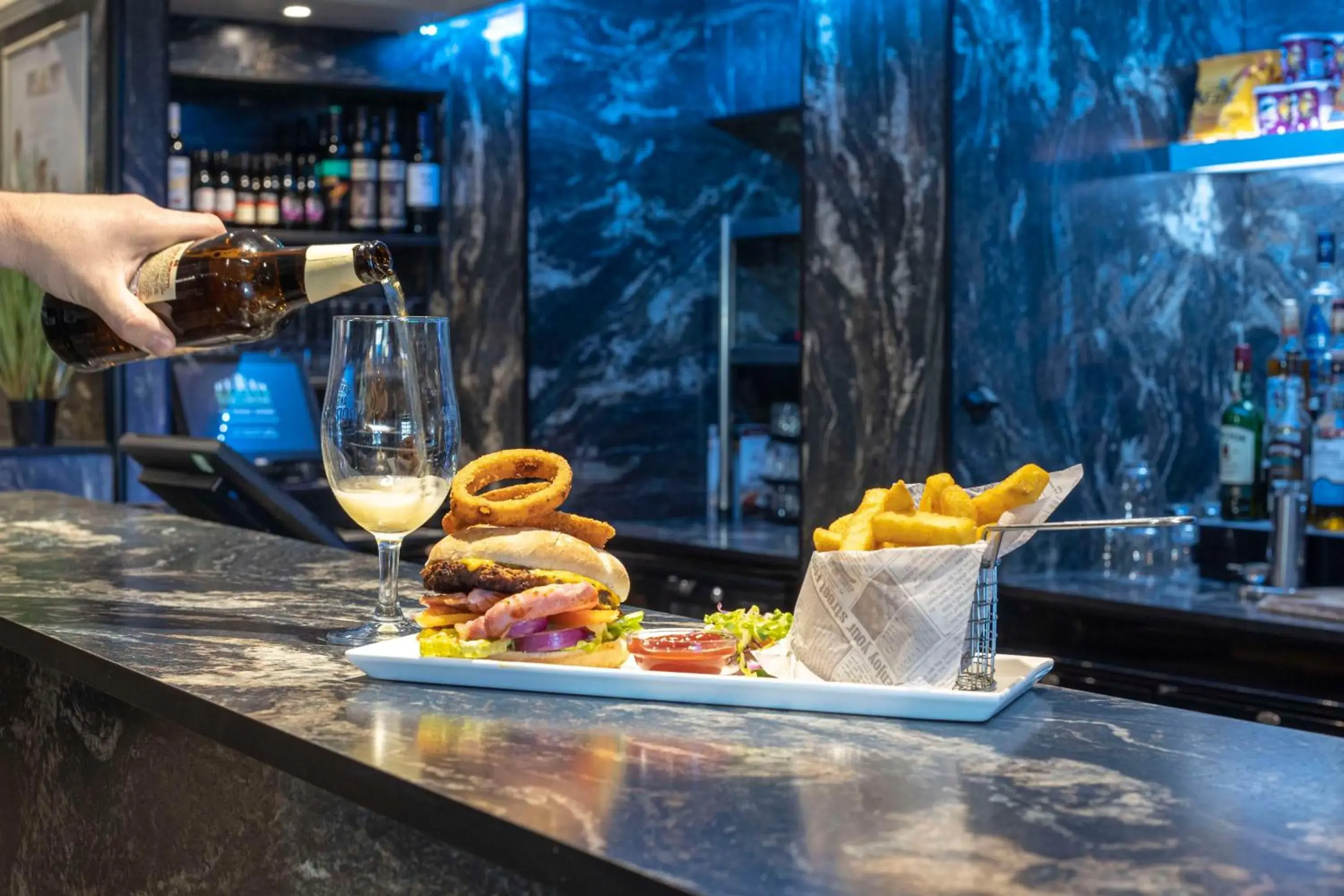 Lounge or bar in Best Western Manor Hotel Lounge or bar in Best Western Manor Hotel