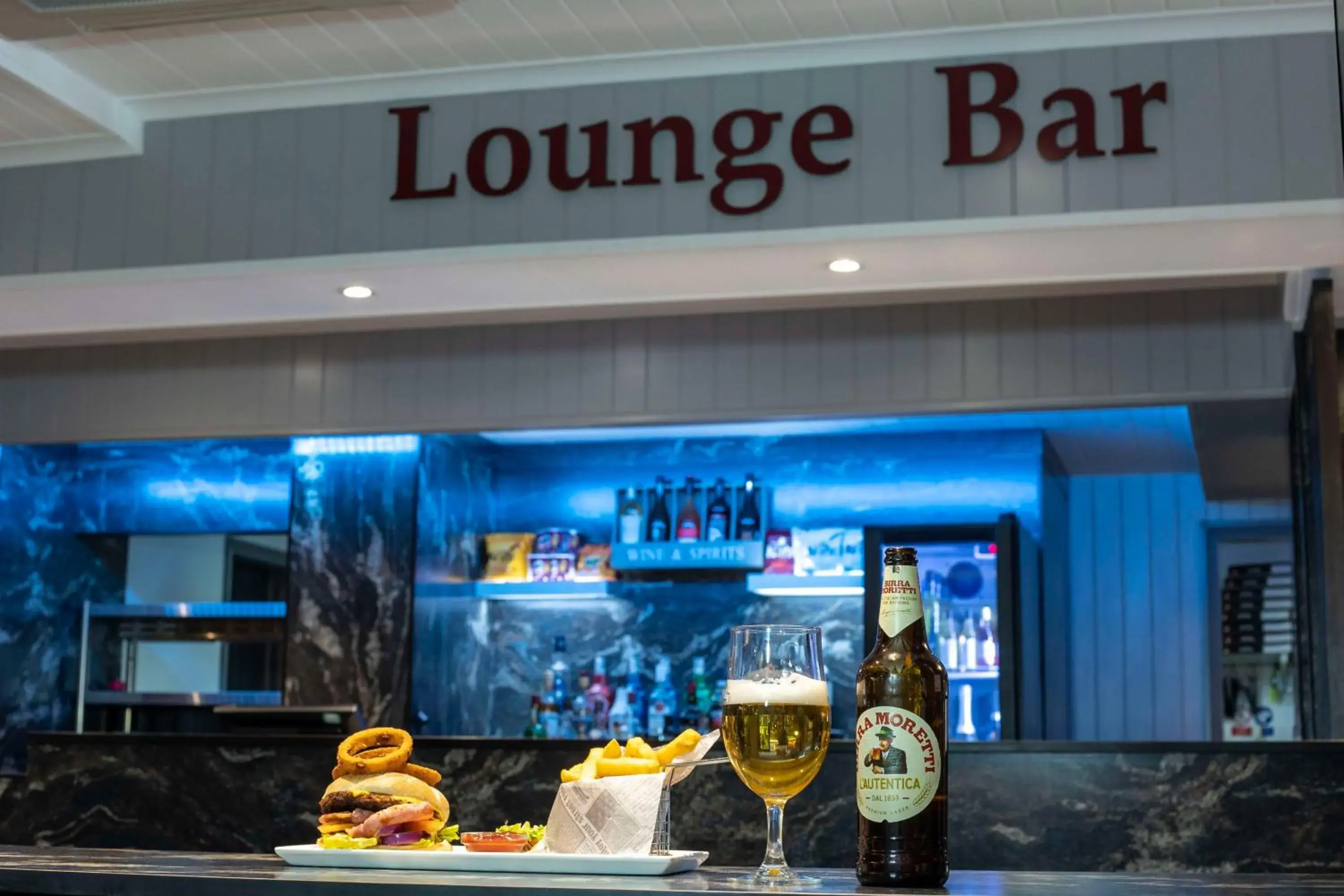 Lounge or bar in Best Western Manor Hotel Lounge or bar in Best Western Manor Hotel