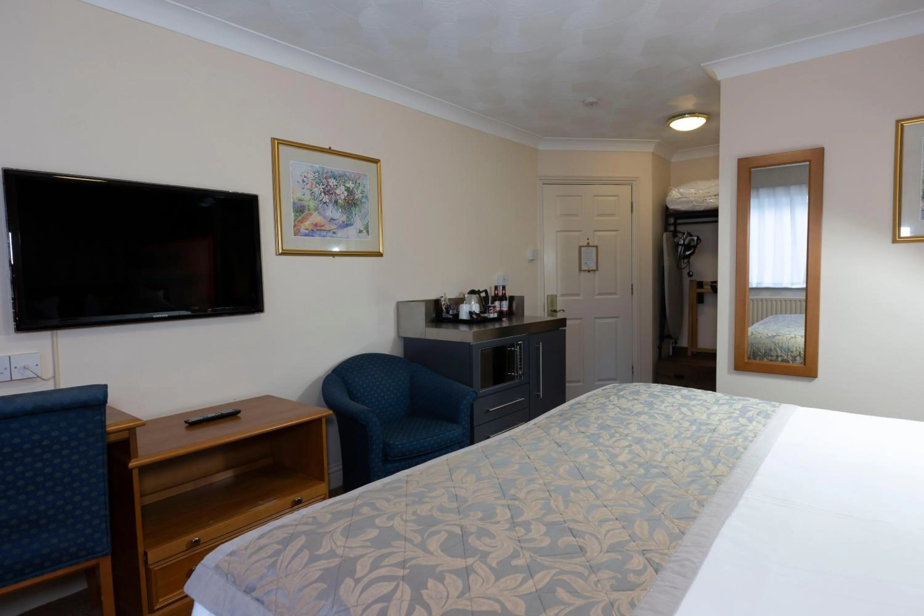 Bedroom, Bed in Best Western Manor Hotel
