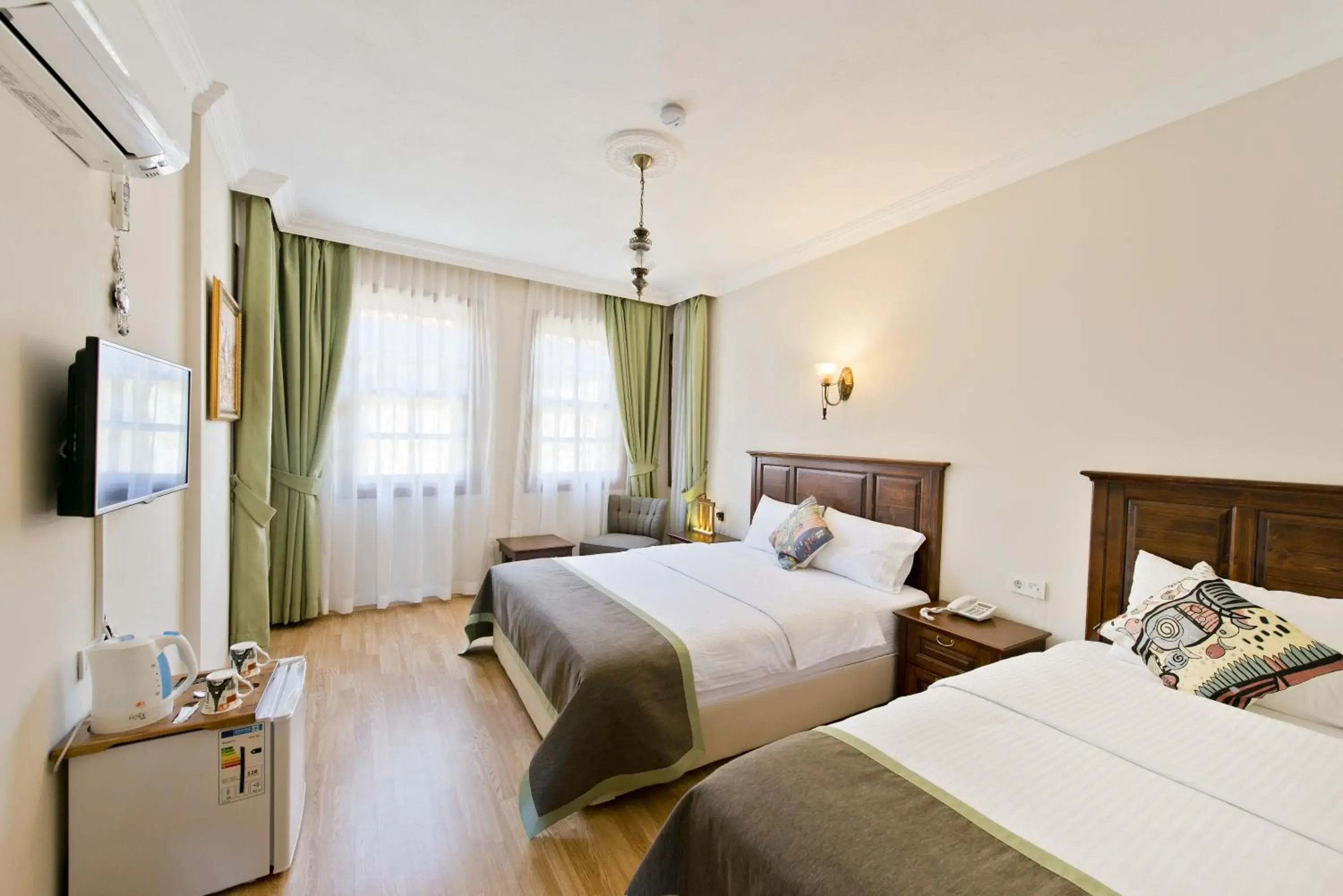 Photo of the whole room, Bed in Hadrian Gate Hotel Photo of the whole room, Bed in Hadrian Gate Hotel