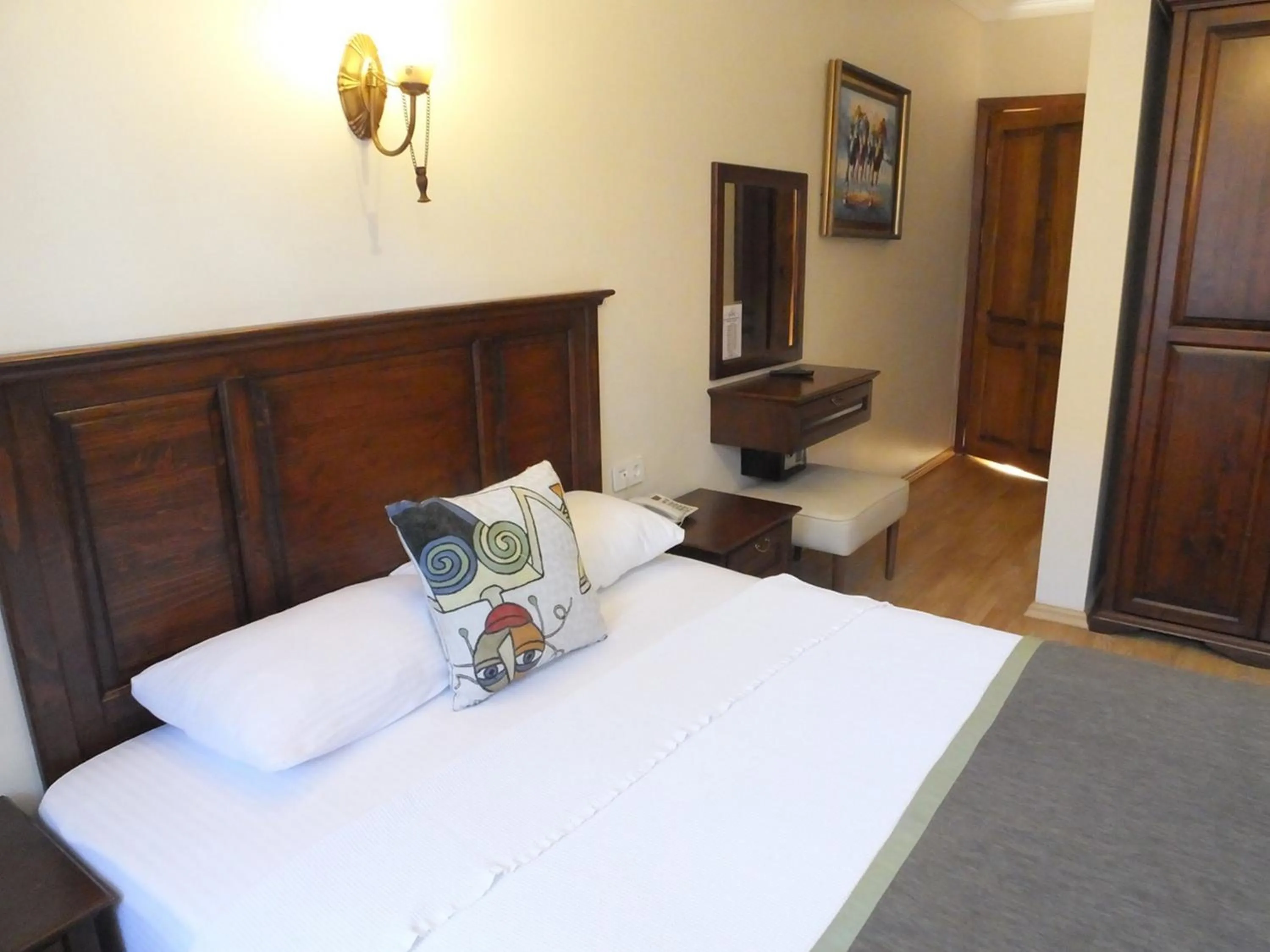 Photo of the whole room, Bed in Hadrian Gate Hotel