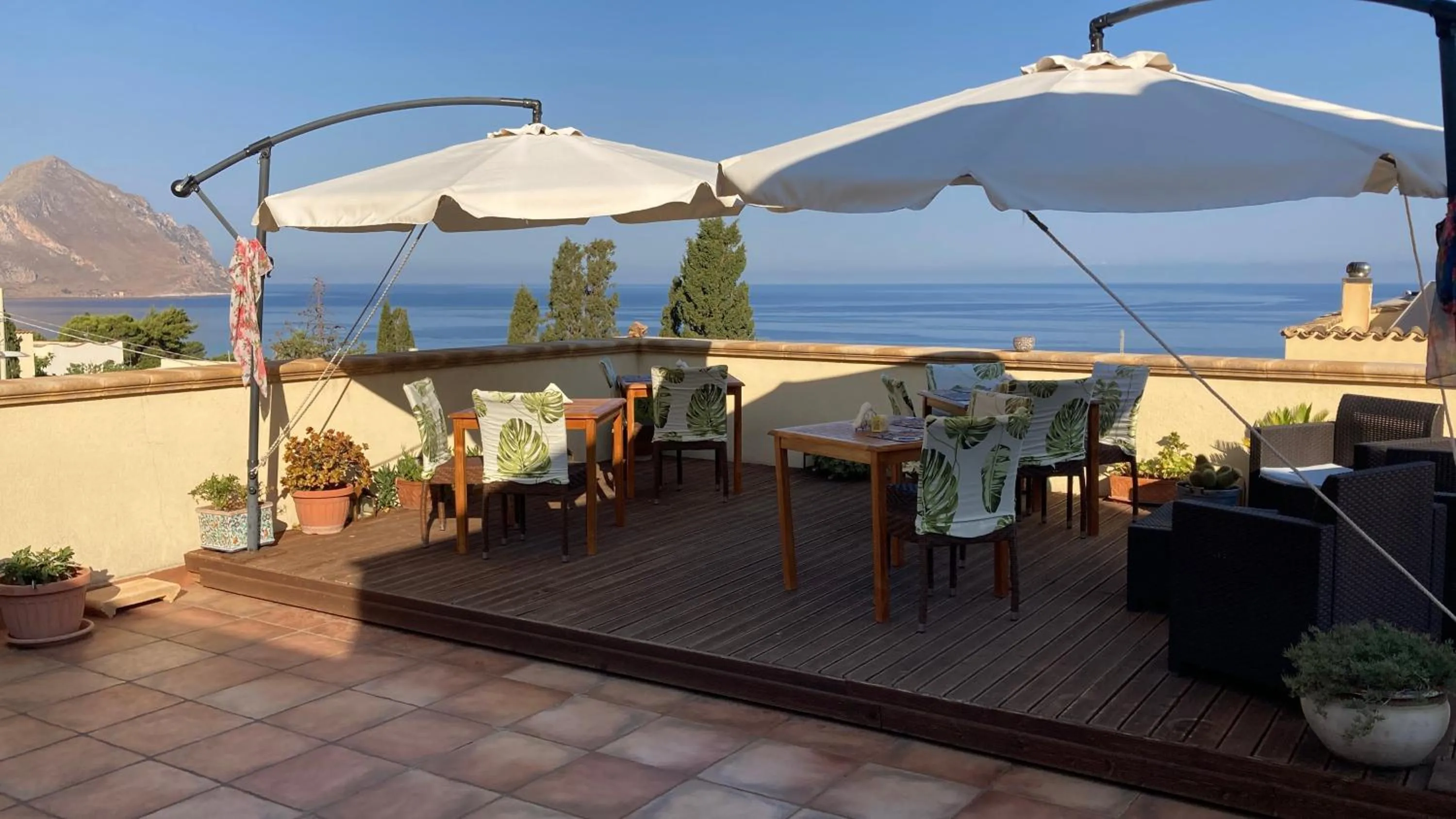 Sea view in Kalura B&B