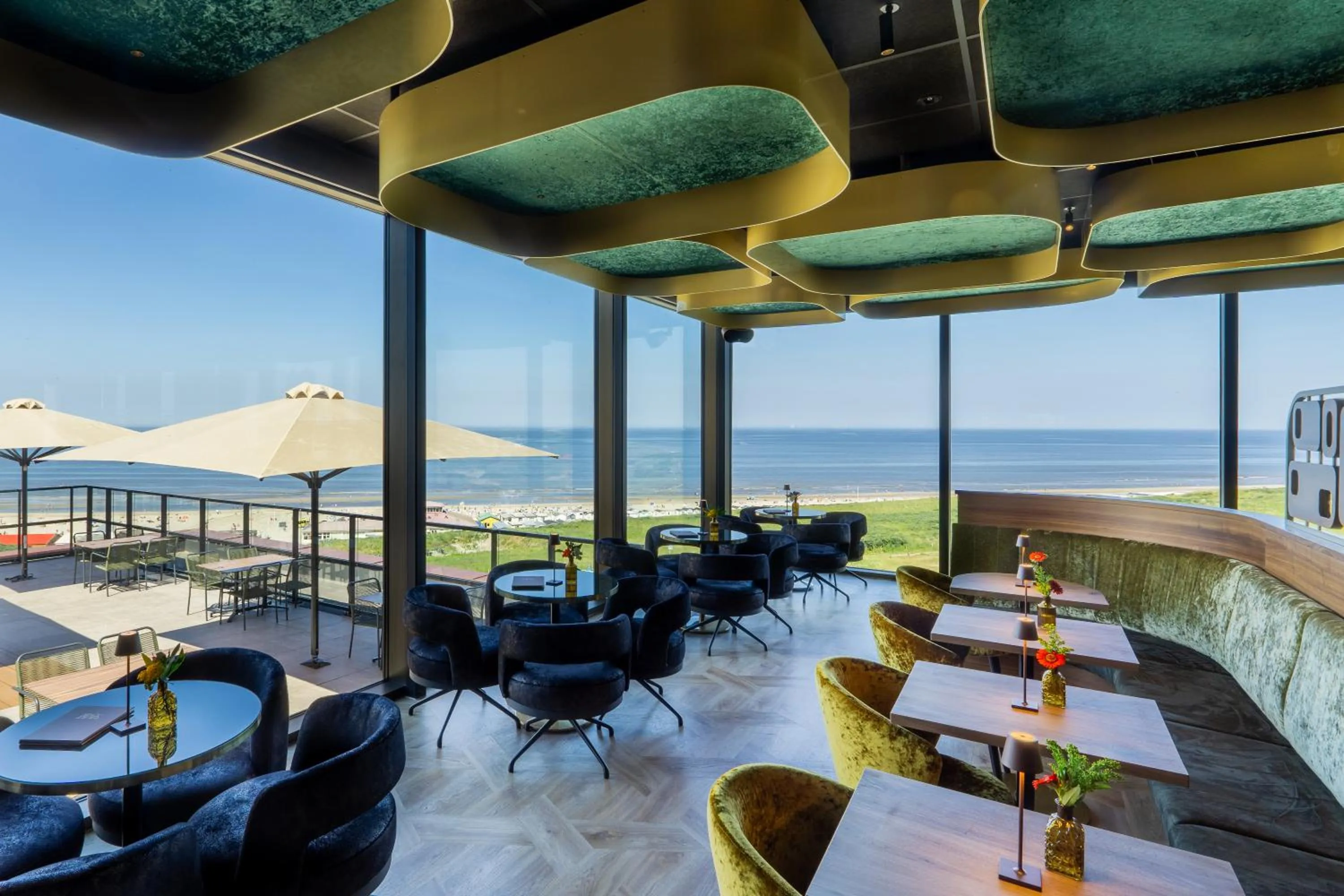 Lounge or bar in Strandhotel Het Hoge Duin