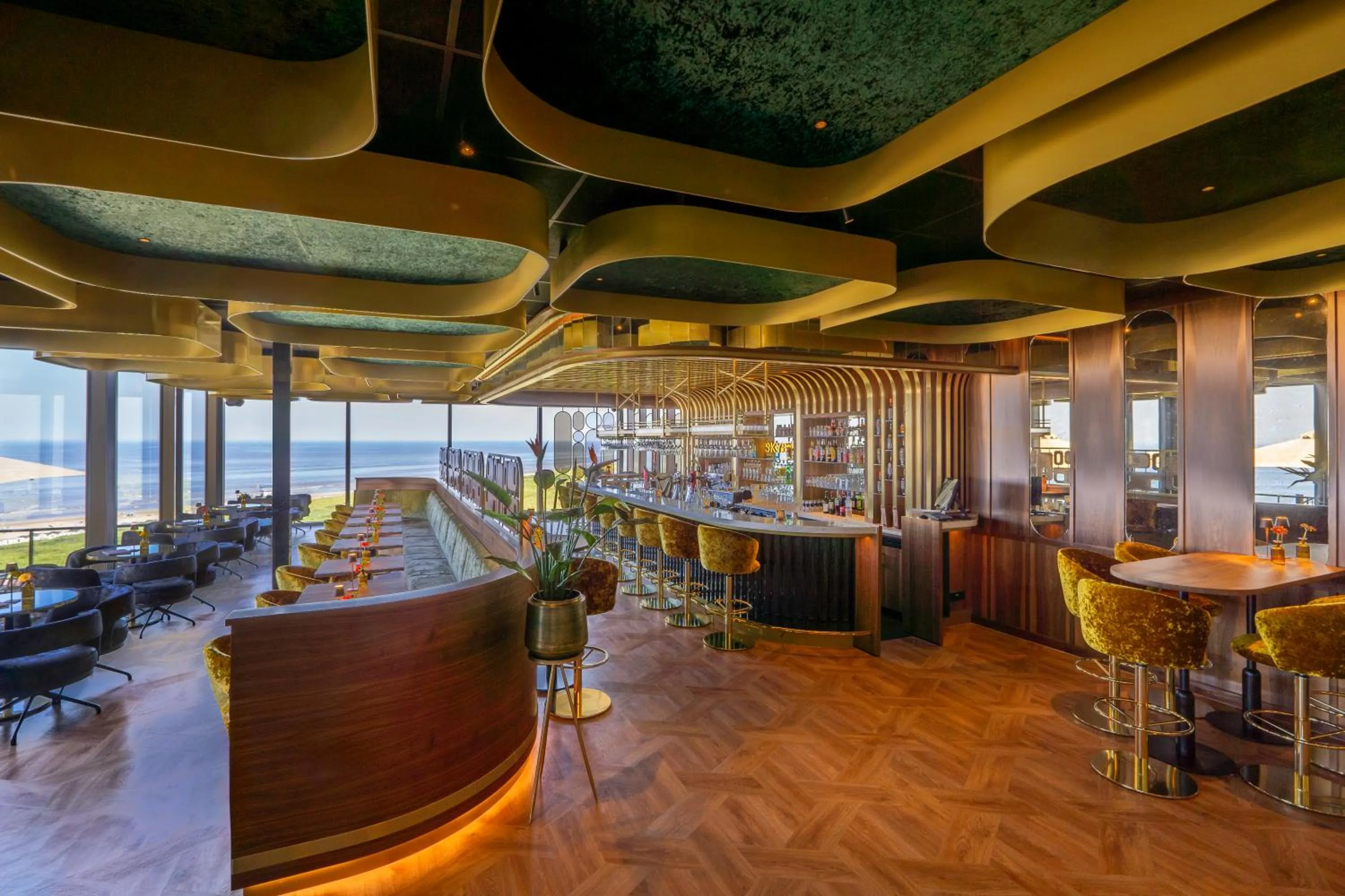 Lounge or bar in Strandhotel Het Hoge Duin