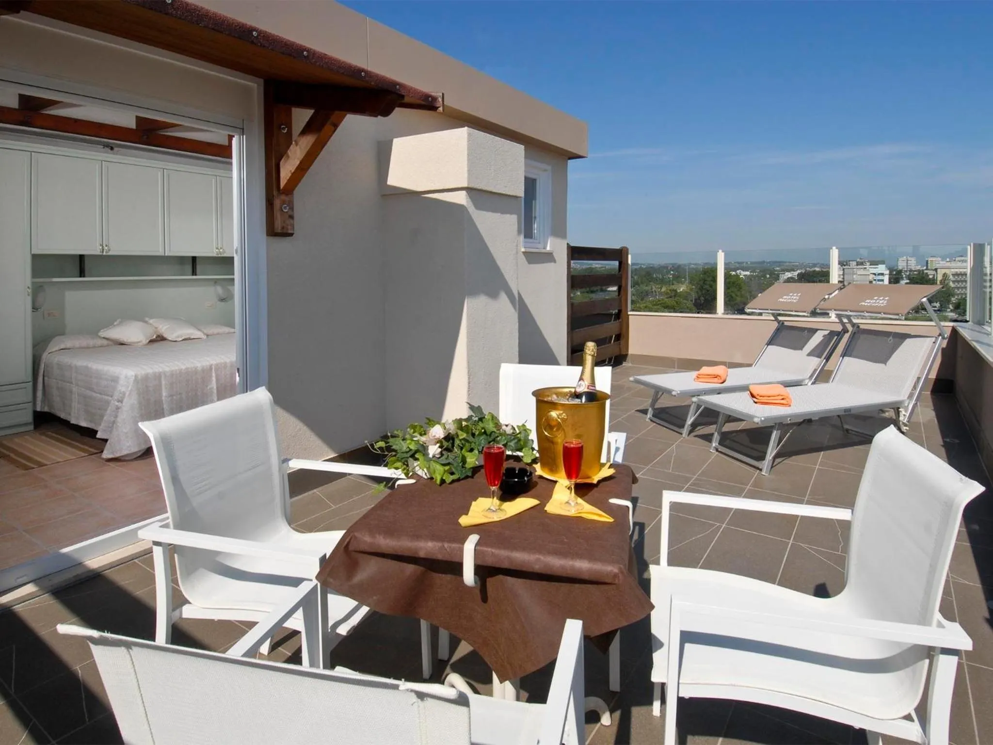 Alcoholic drinks in Hotel Pacific