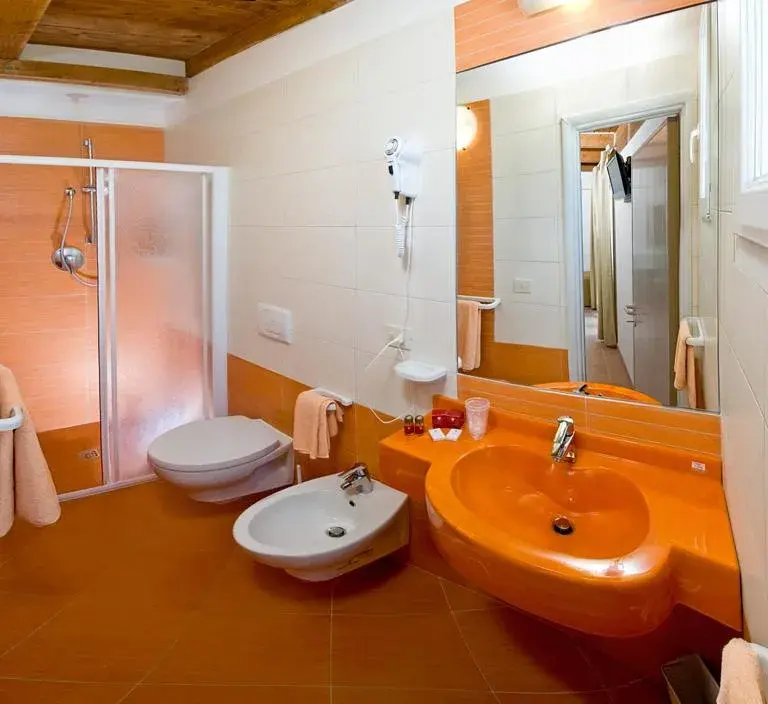 Bathroom in Hotel Pacific