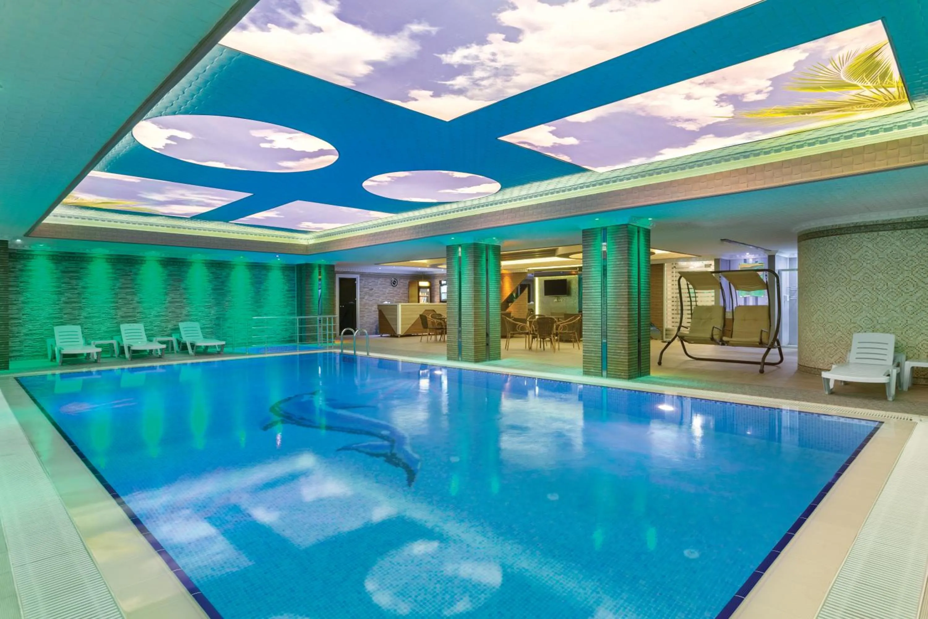 Swimming pool in Ramada Usak