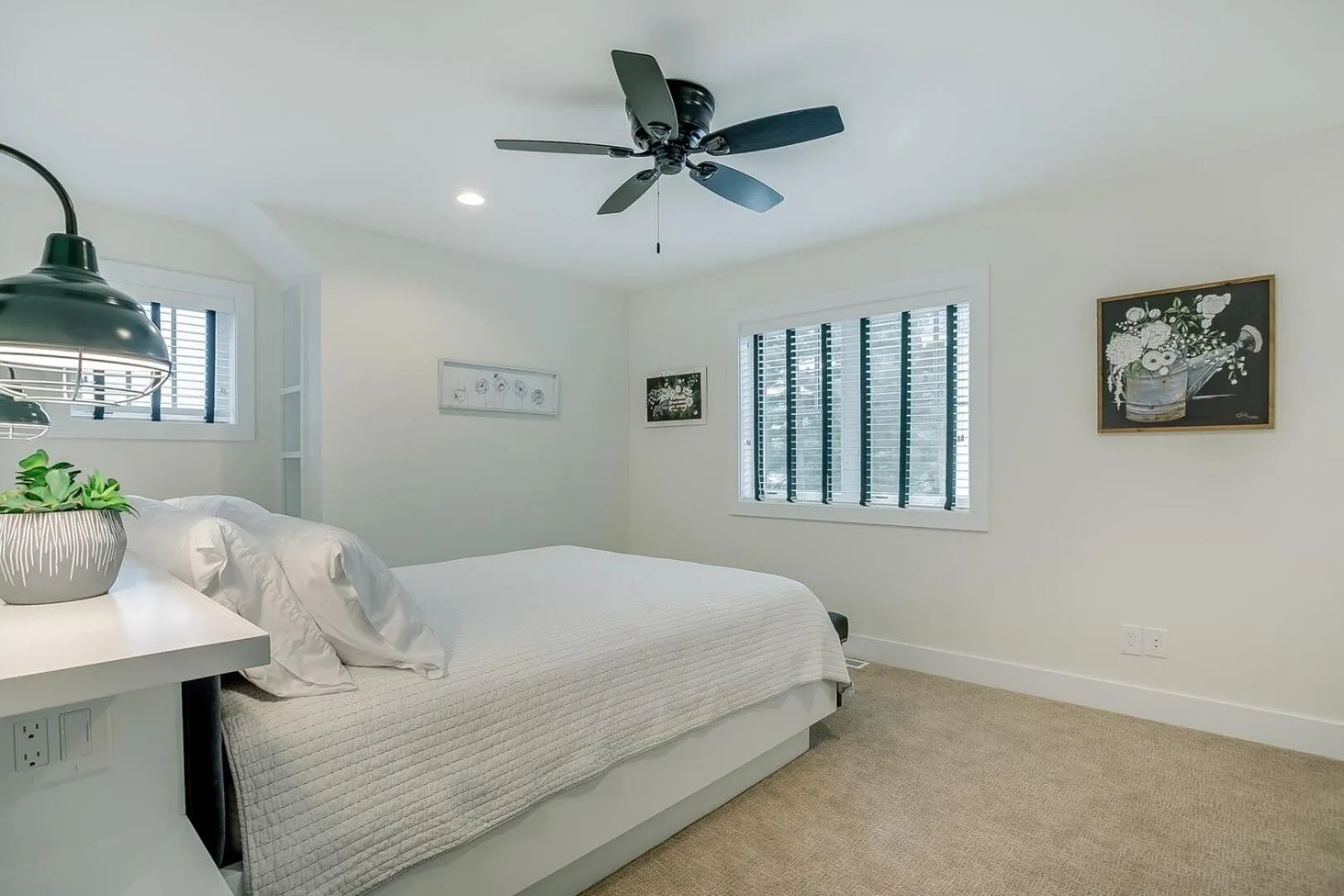 Bed in Lakemore Resort