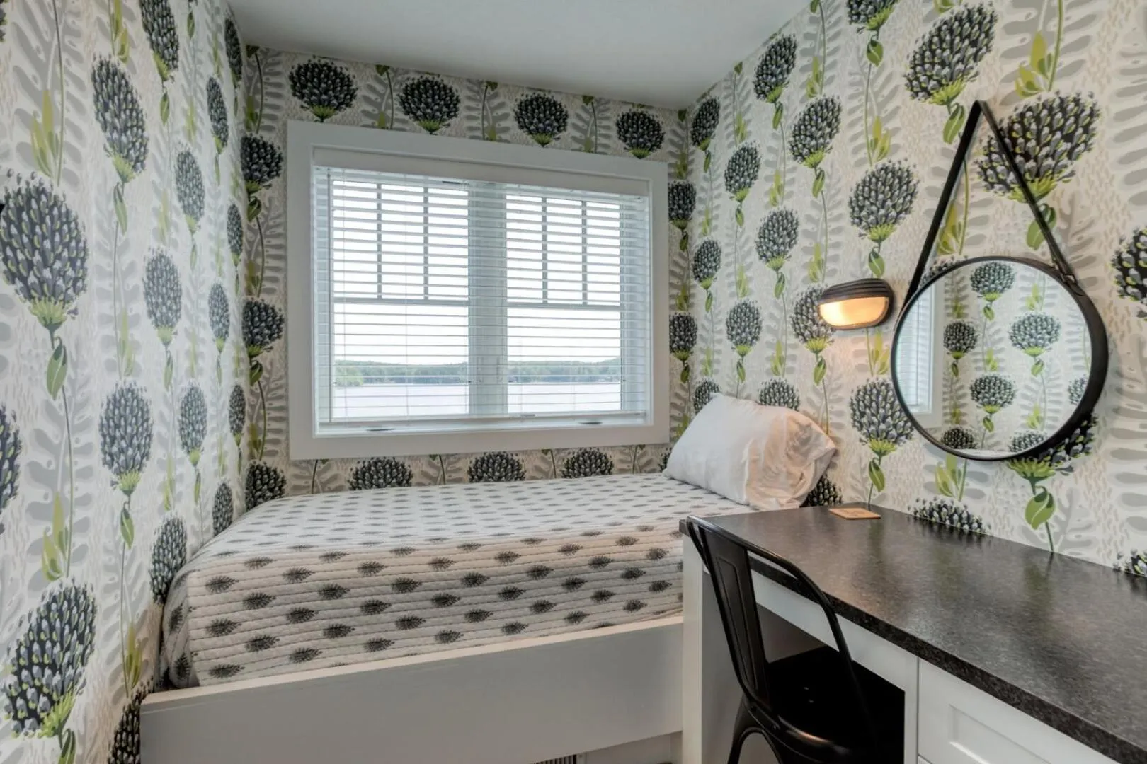 Bed in Lakemore Resort