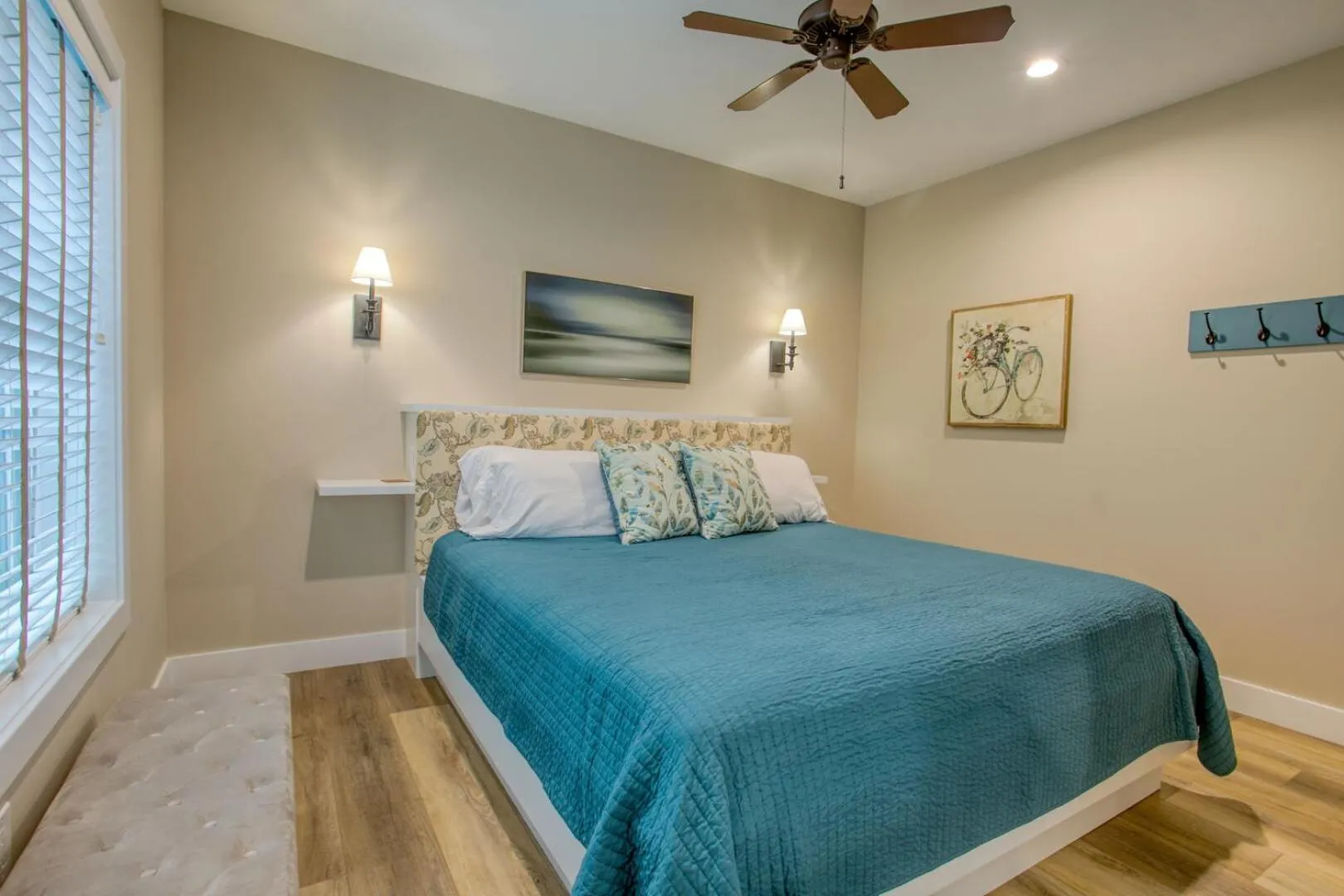 Bed in Lakemore Resort