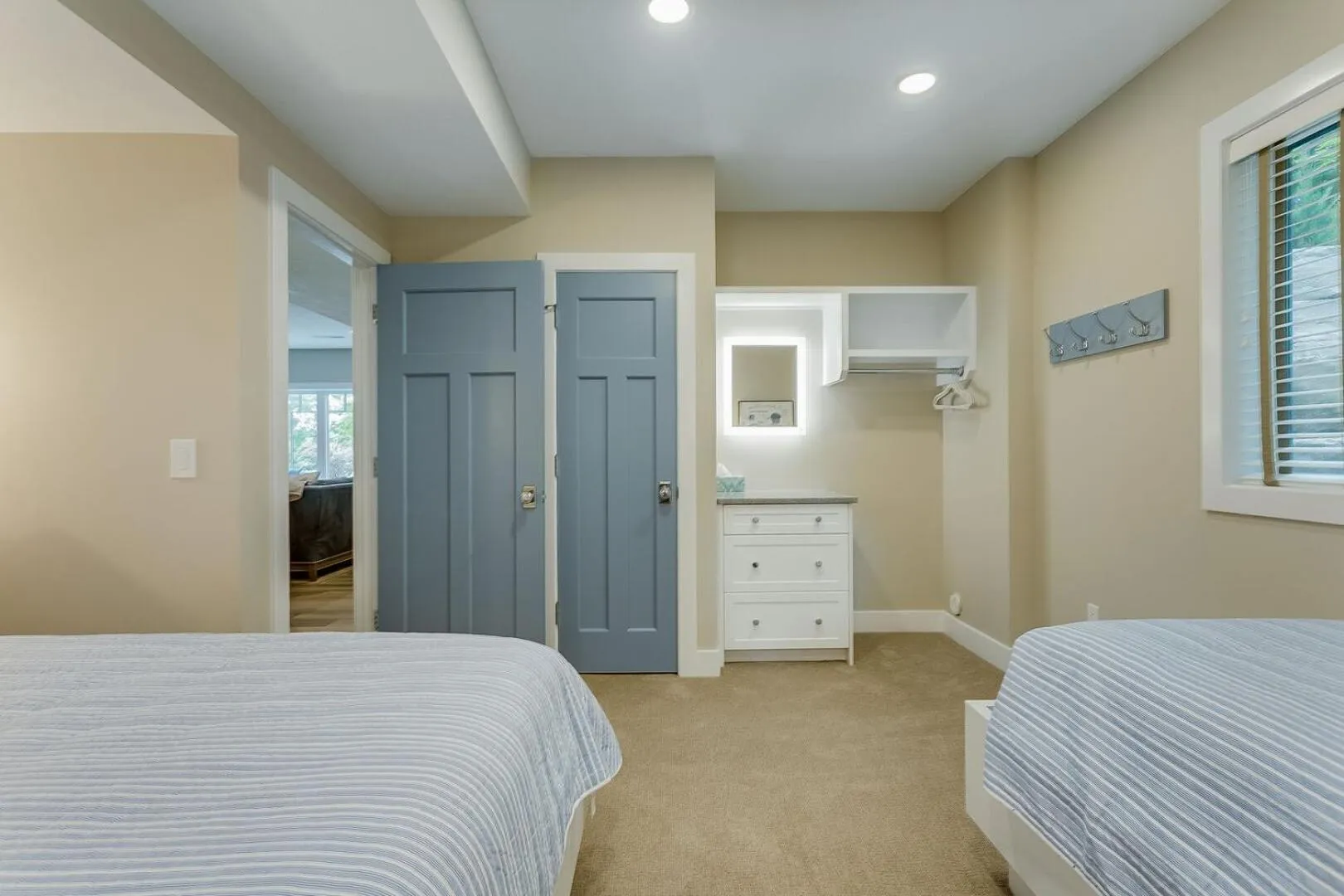 Bed in Lakemore Resort