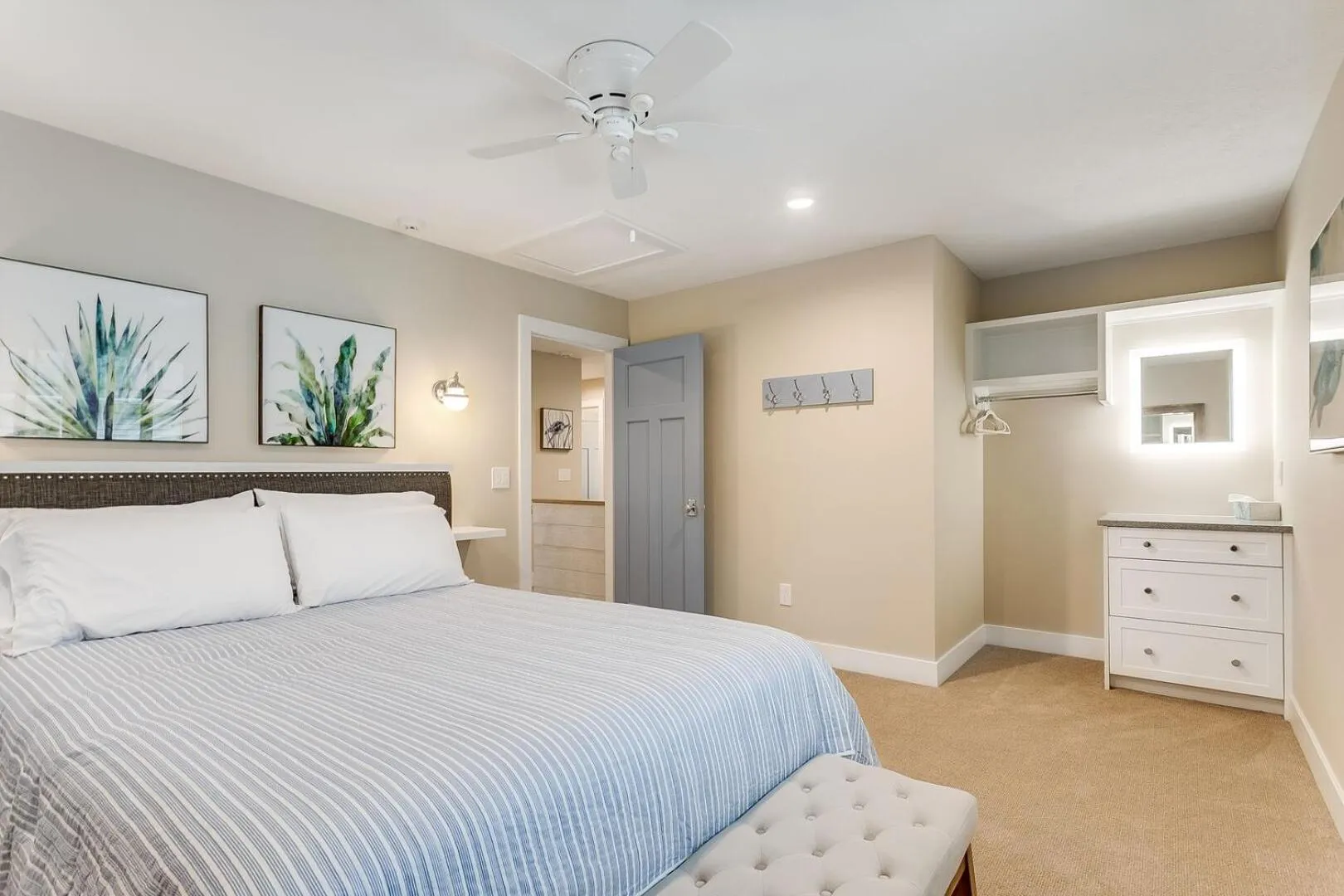 Bed in Lakemore Resort