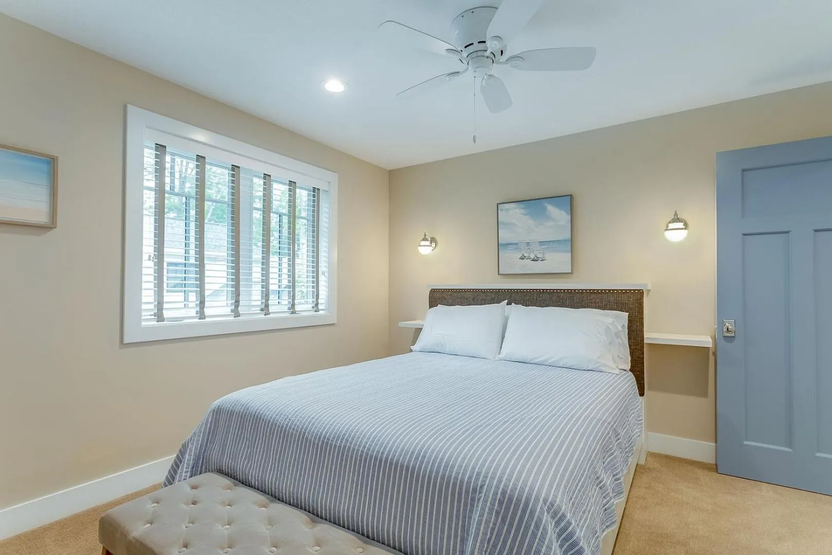 Bed in Lakemore Resort