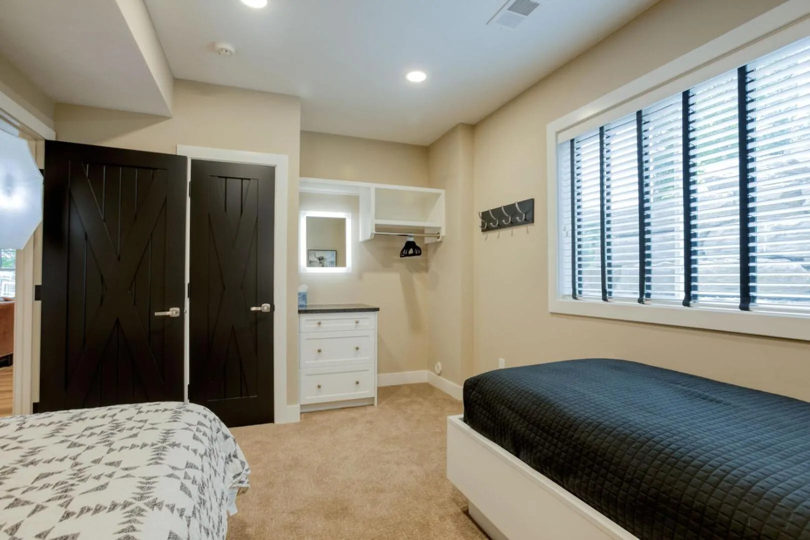 Bed in Lakemore Resort