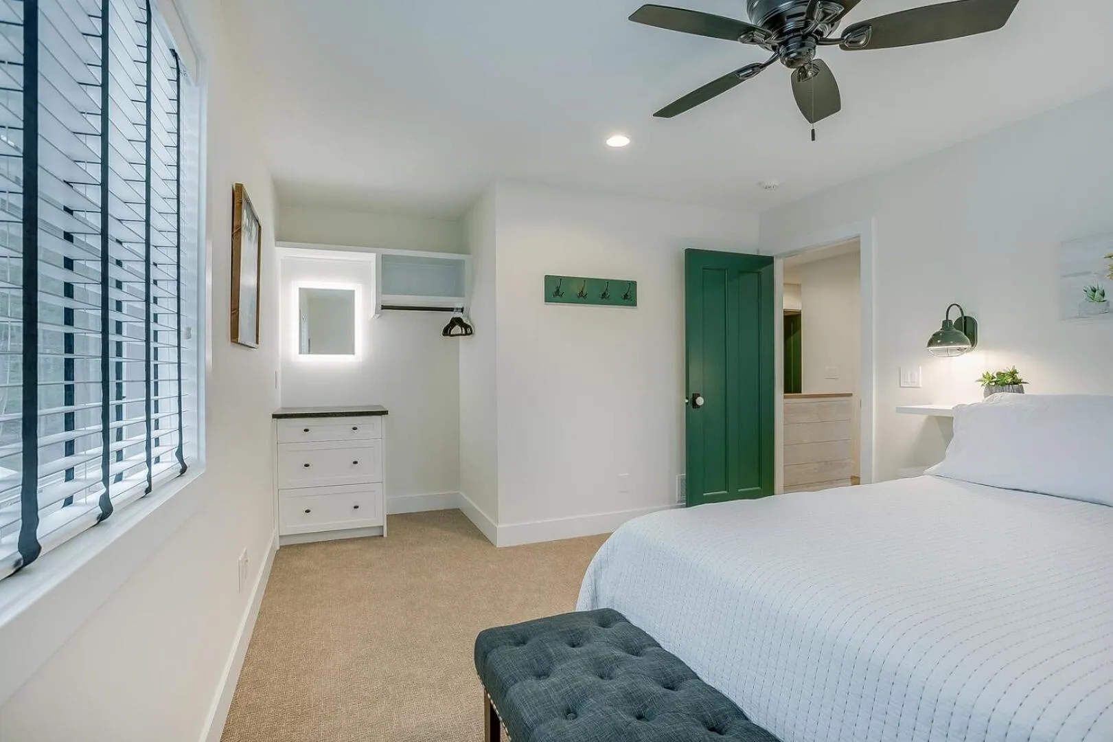 Bed in Lakemore Resort