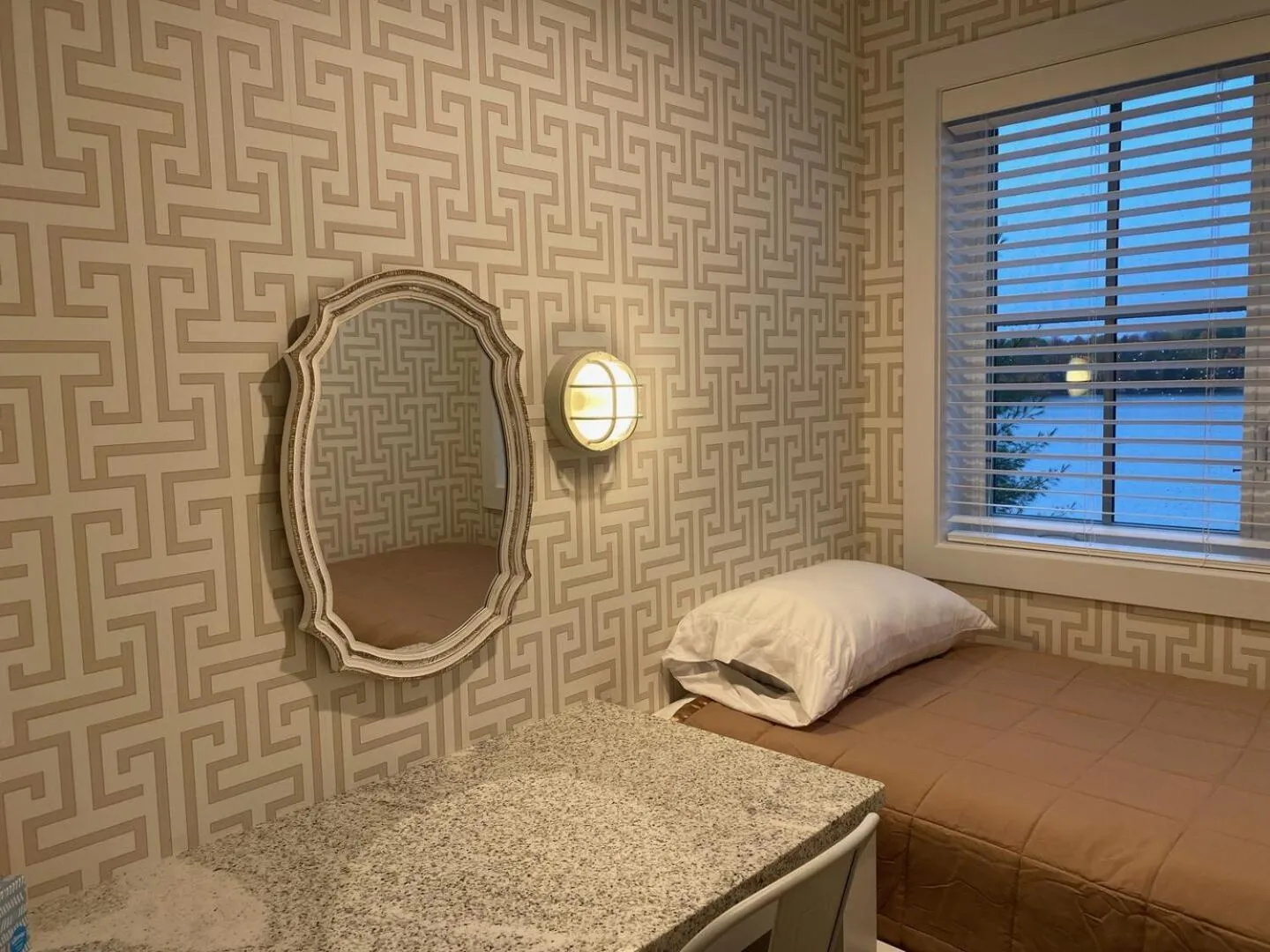 Bed in Lakemore Resort