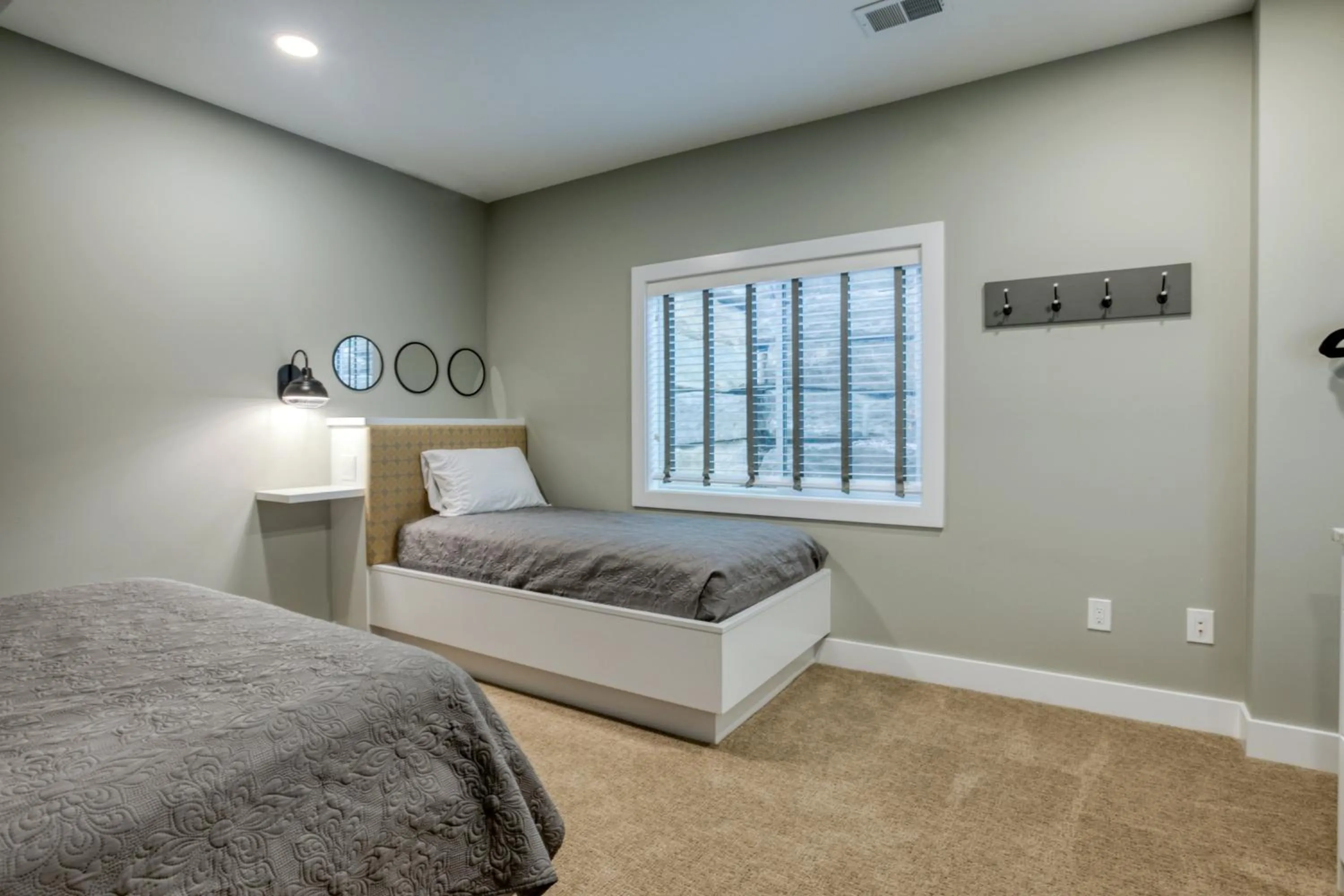 Bed in Lakemore Resort