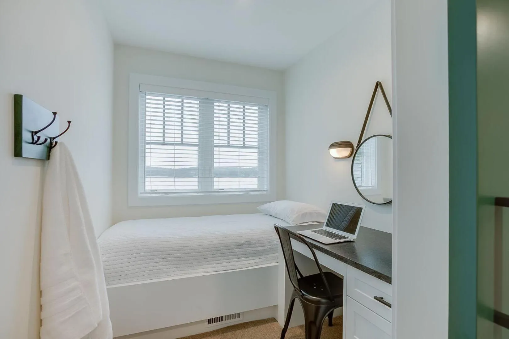 Bed in Lakemore Resort