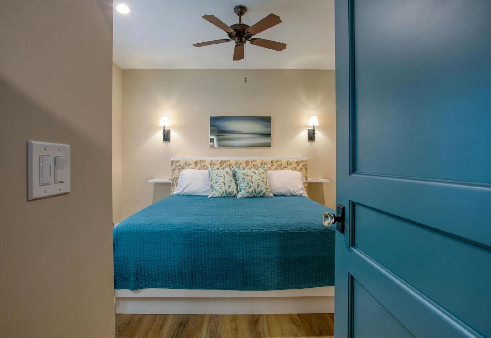 Bed in Lakemore Resort