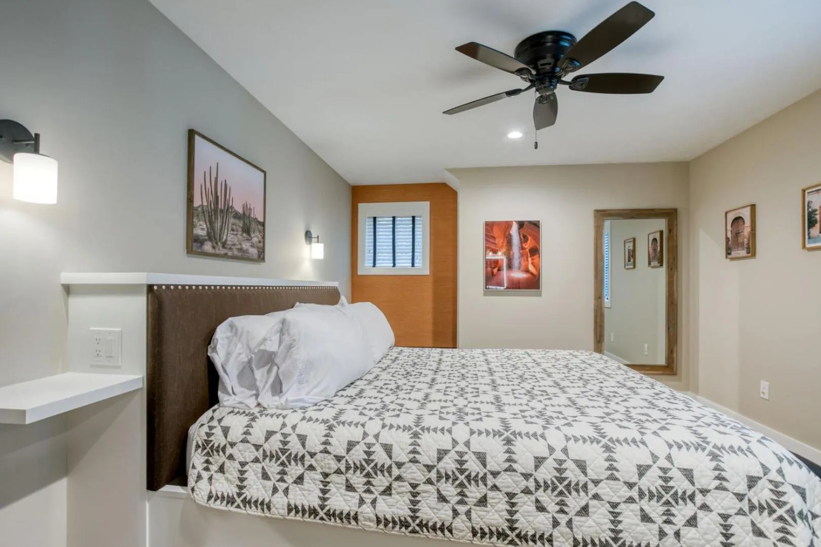 Bed in Lakemore Resort