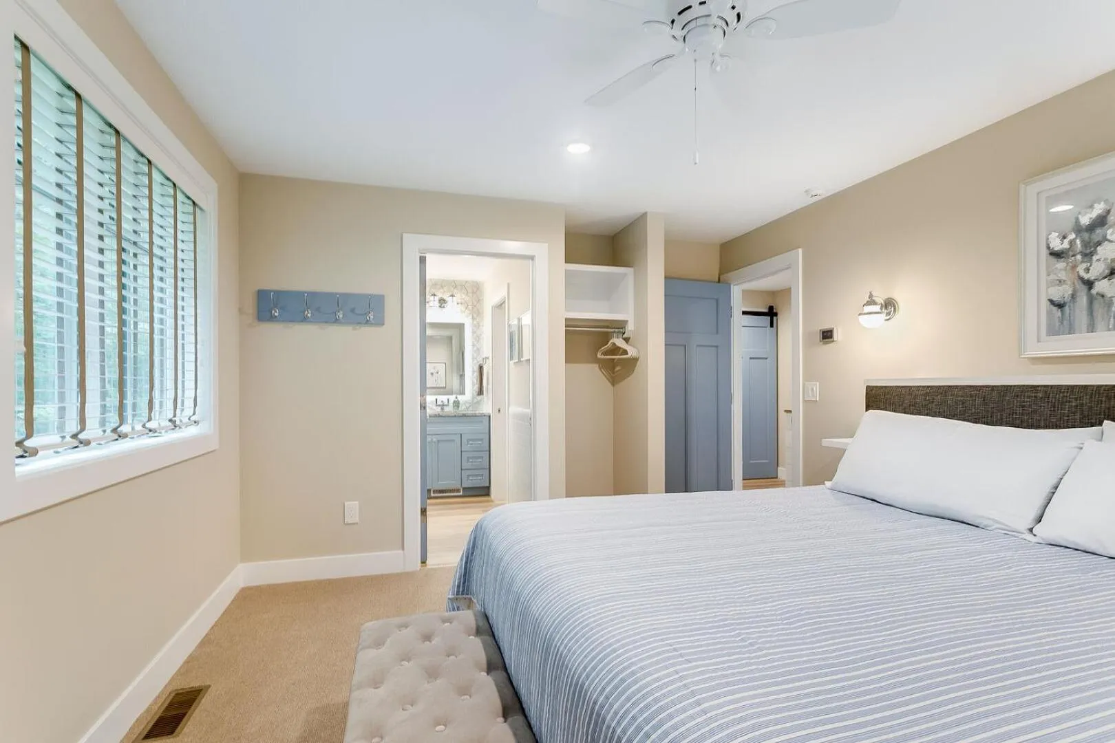 Bed in Lakemore Resort