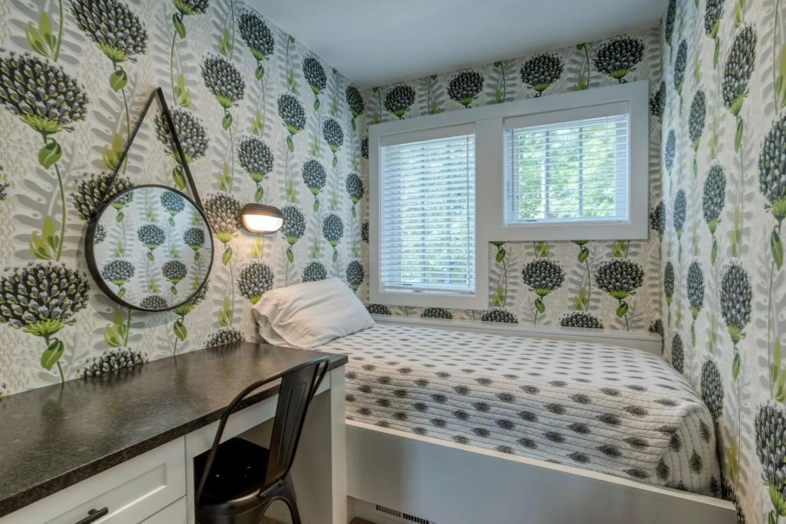 Bed in Lakemore Resort