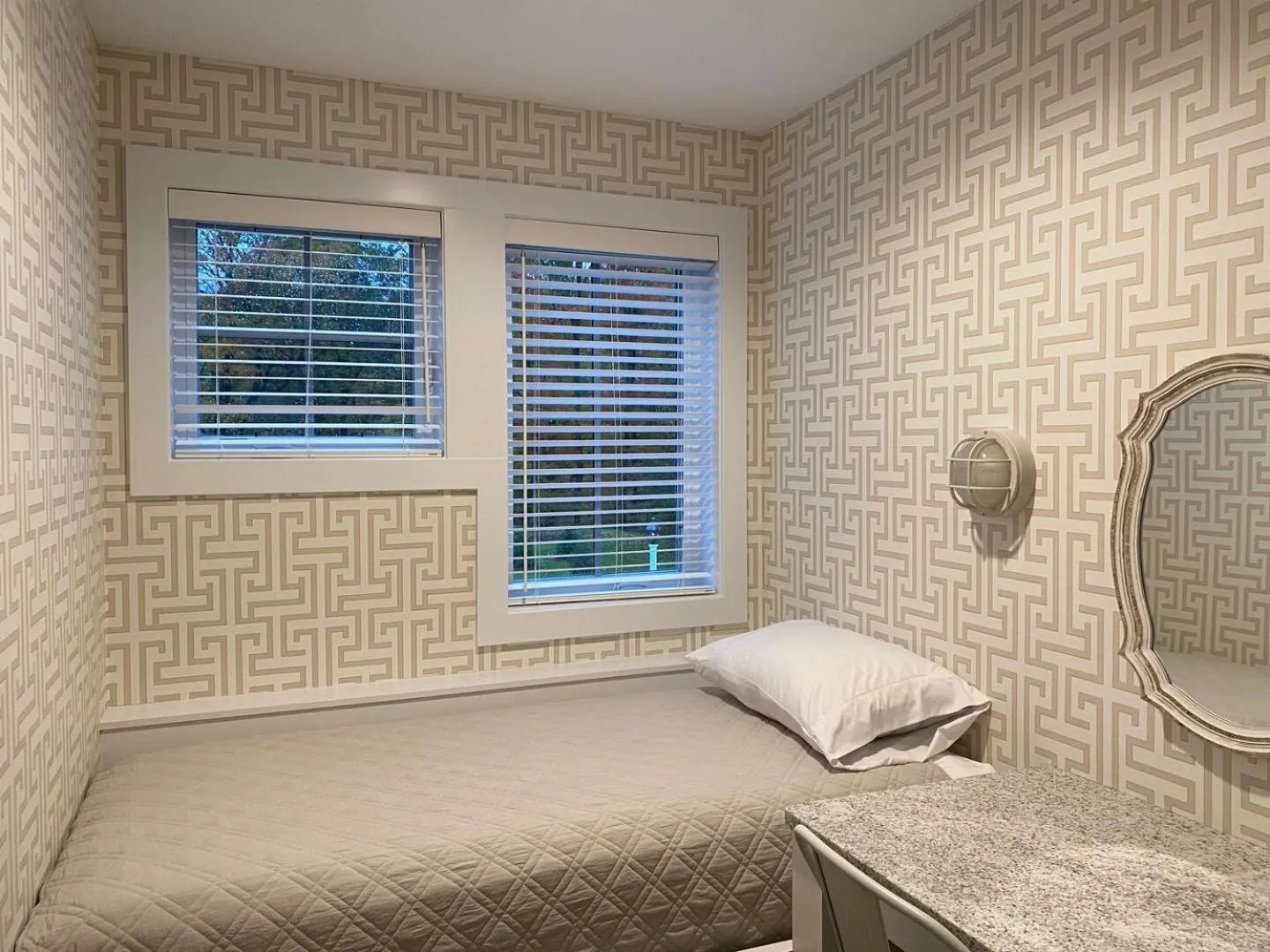 Bed in Lakemore Resort