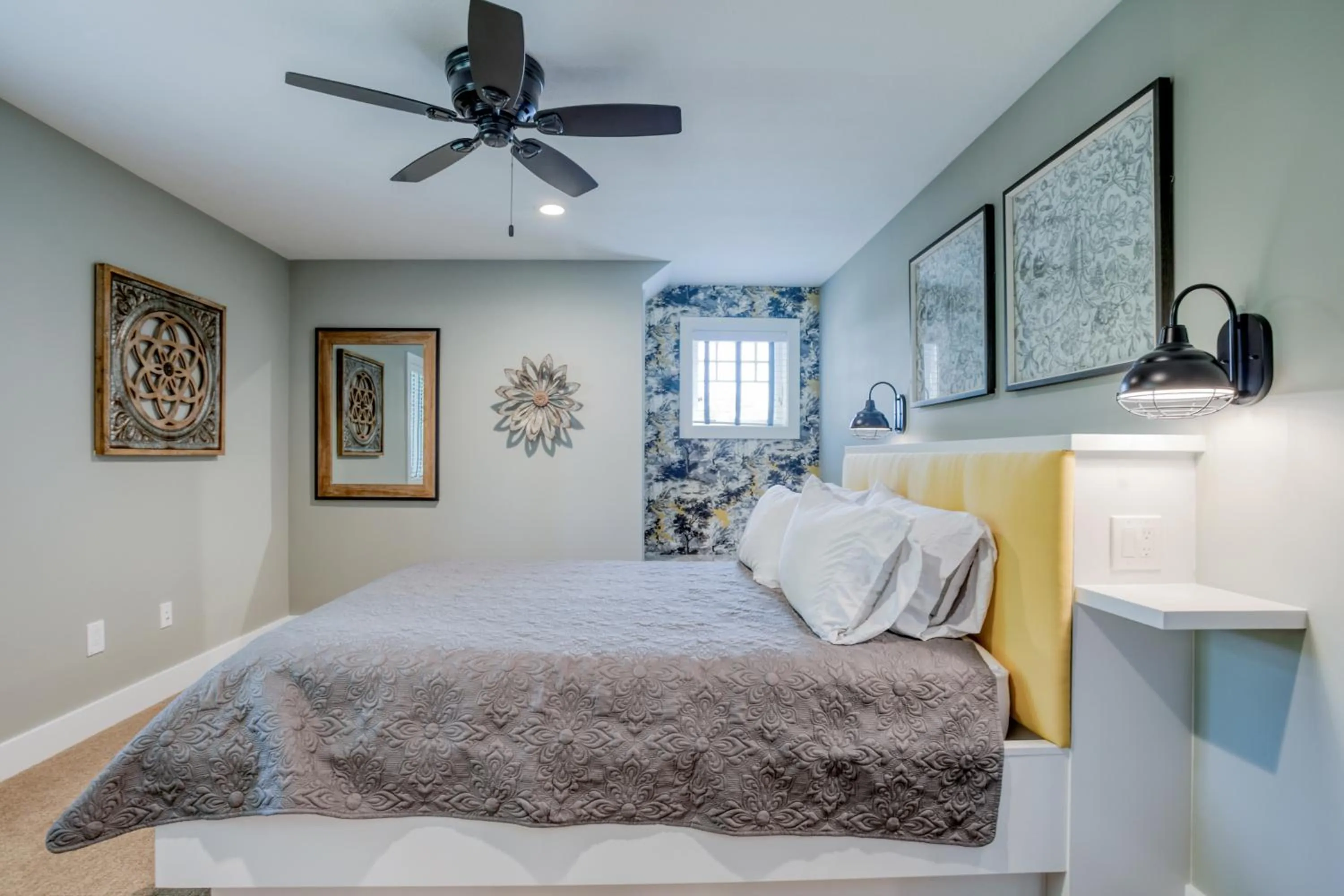 Bed in Lakemore Resort