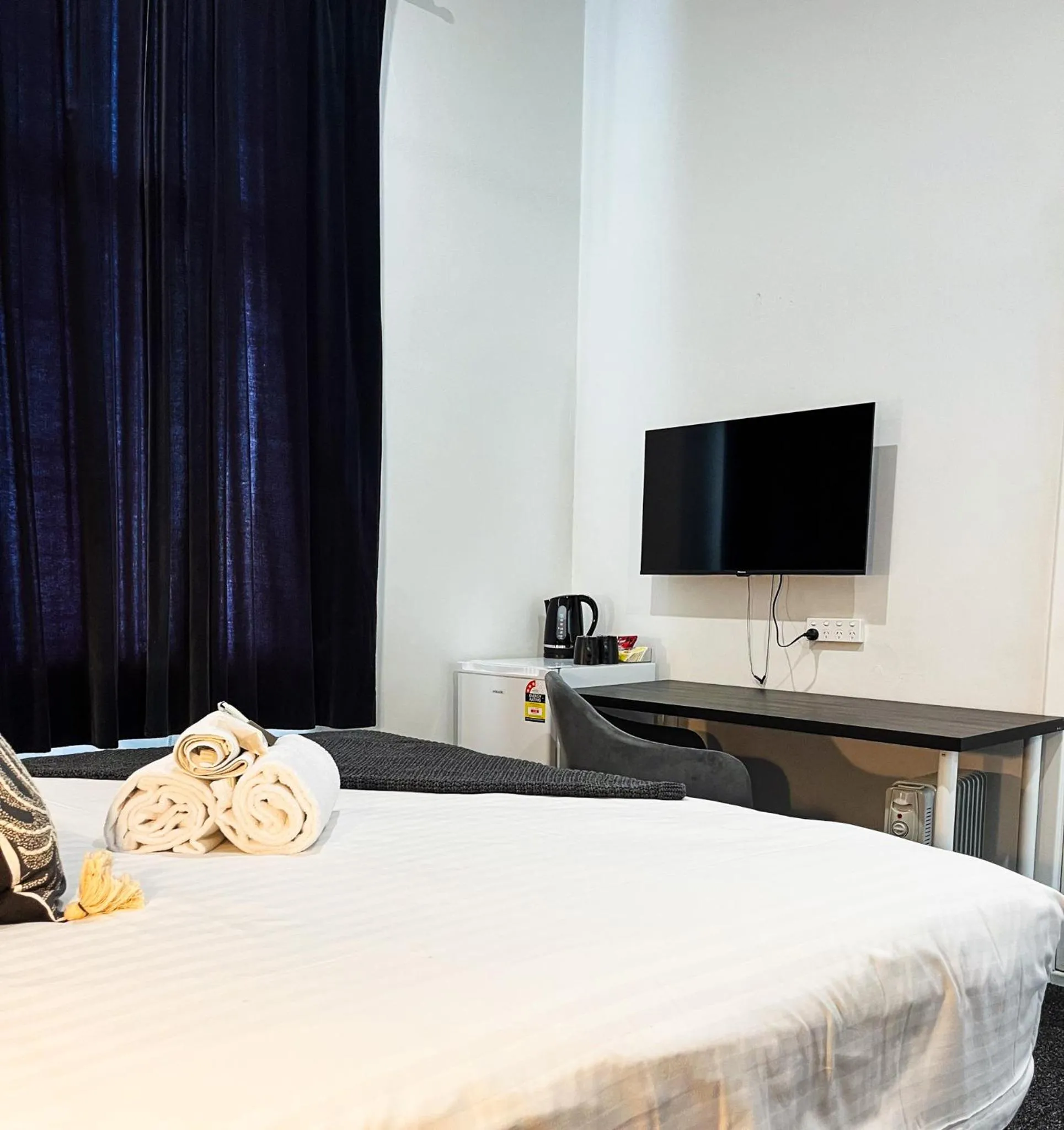 Bedroom, Bed in Manjimup Hotel