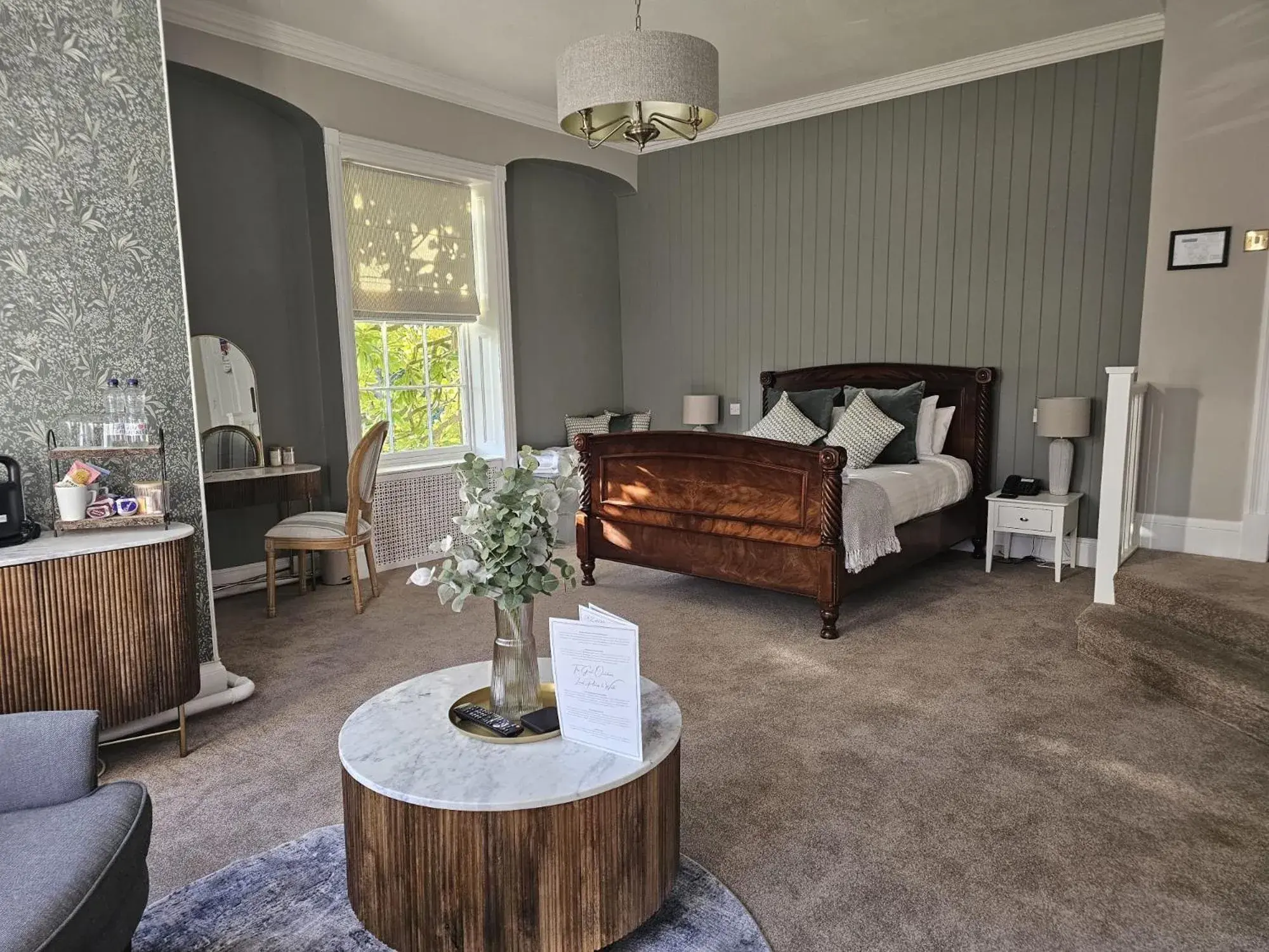 Suite in Woodland Manor Hotel Suite in Woodland Manor Hotel