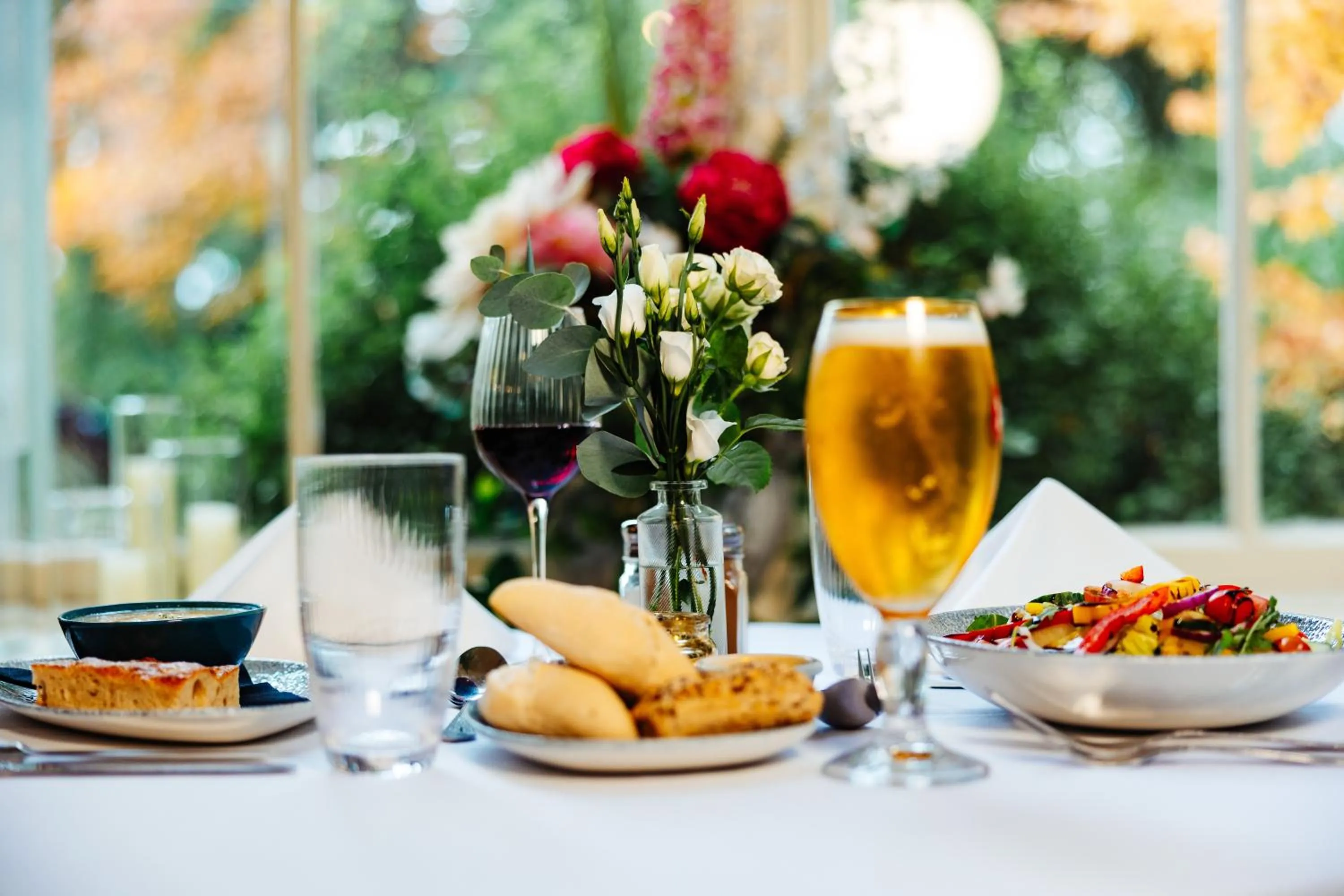 Food and drinks in Woodland Manor Hotel