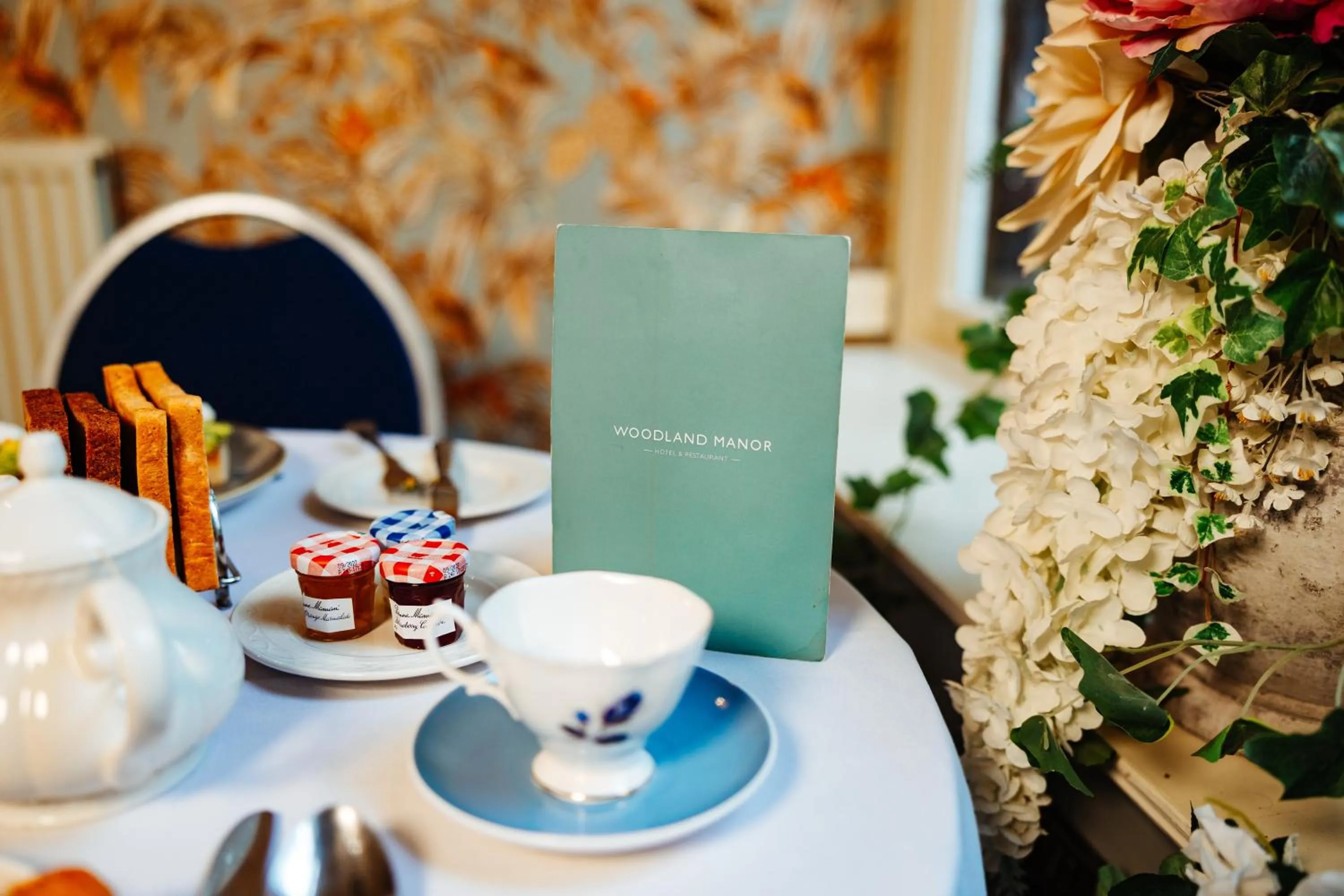 Food and drinks in Woodland Manor Hotel