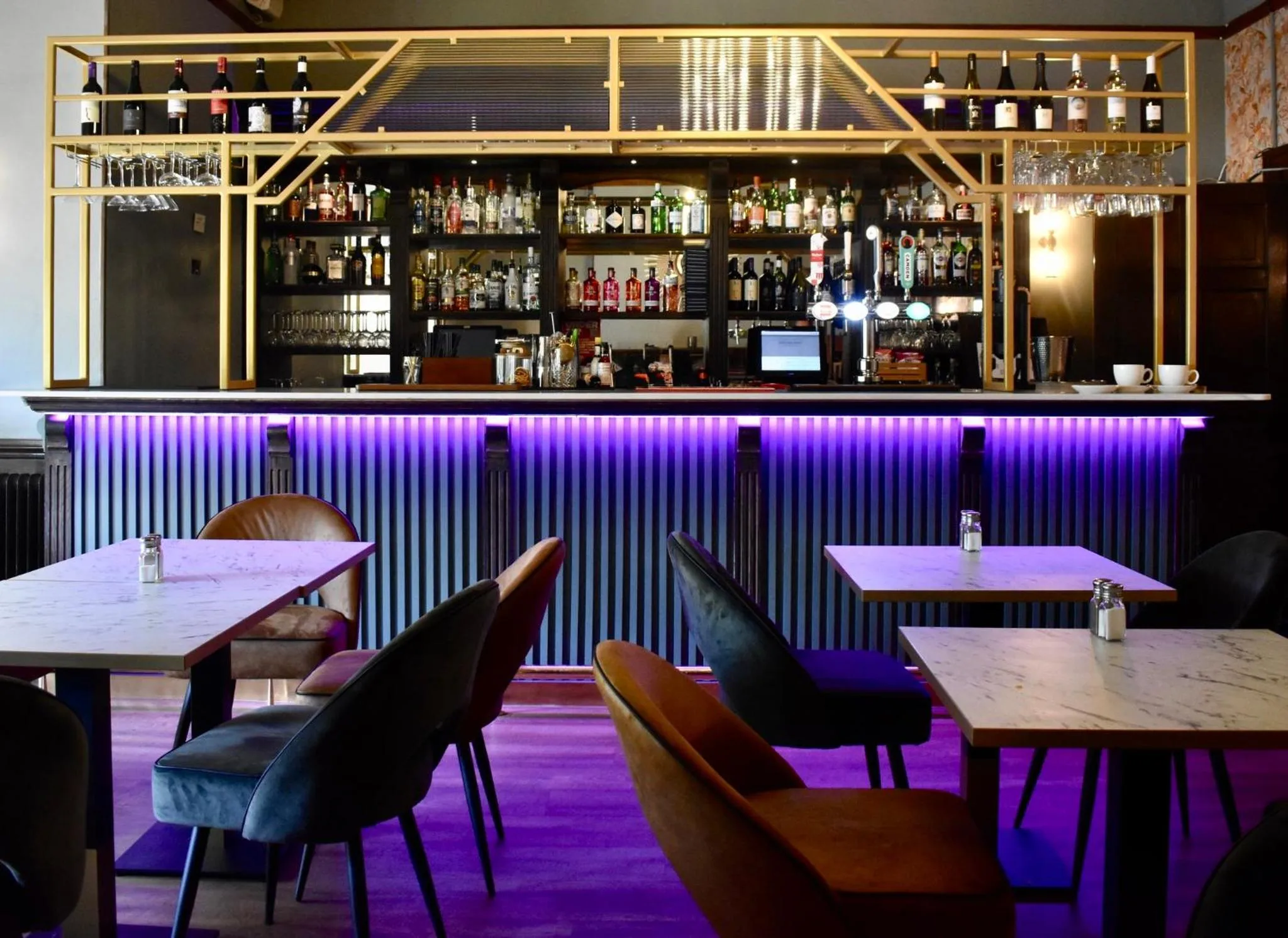 Lounge or bar in Woodland Manor Hotel