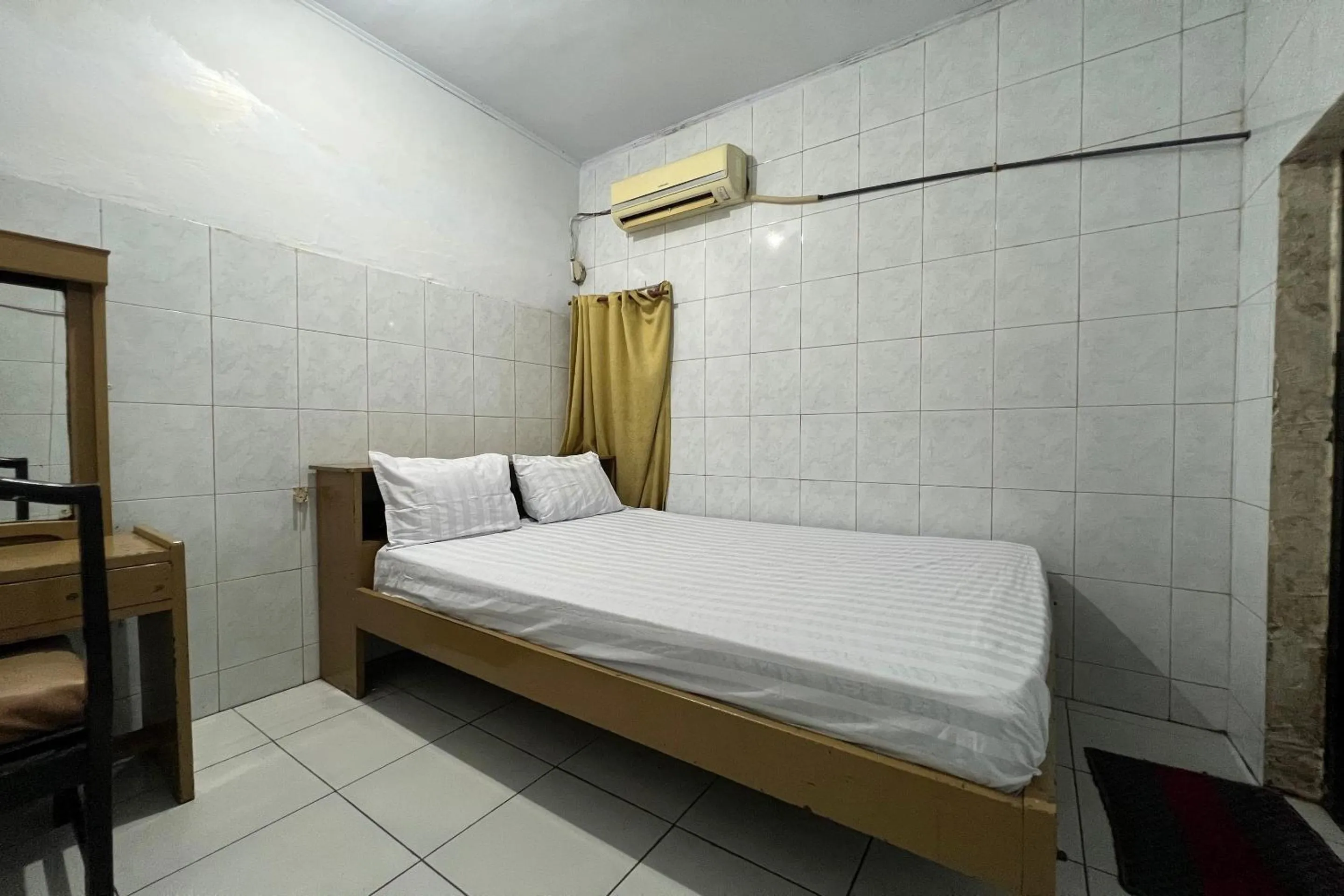Bedroom, Bed in Hotel O Pondok Surya Near Fakultas Teknik Unhas Gowa