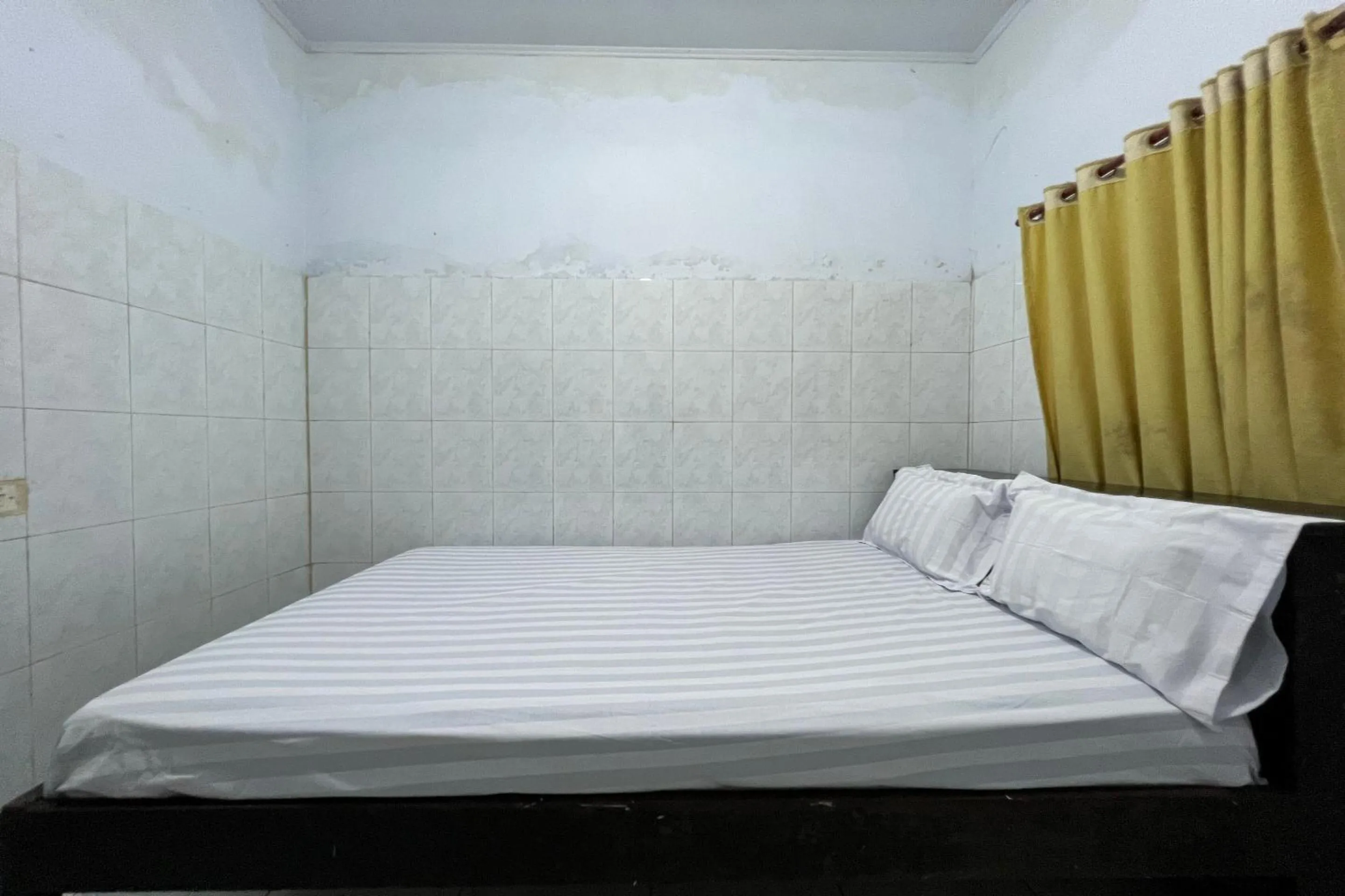 Bedroom, Bed in Hotel O Pondok Surya Near Fakultas Teknik Unhas Gowa