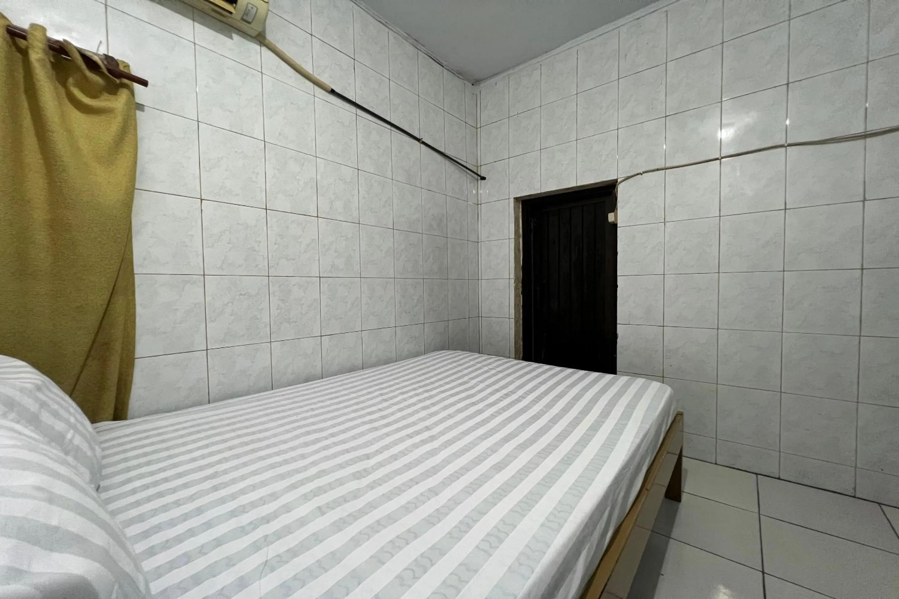 Bedroom, Bed in Hotel O Pondok Surya Near Fakultas Teknik Unhas Gowa
