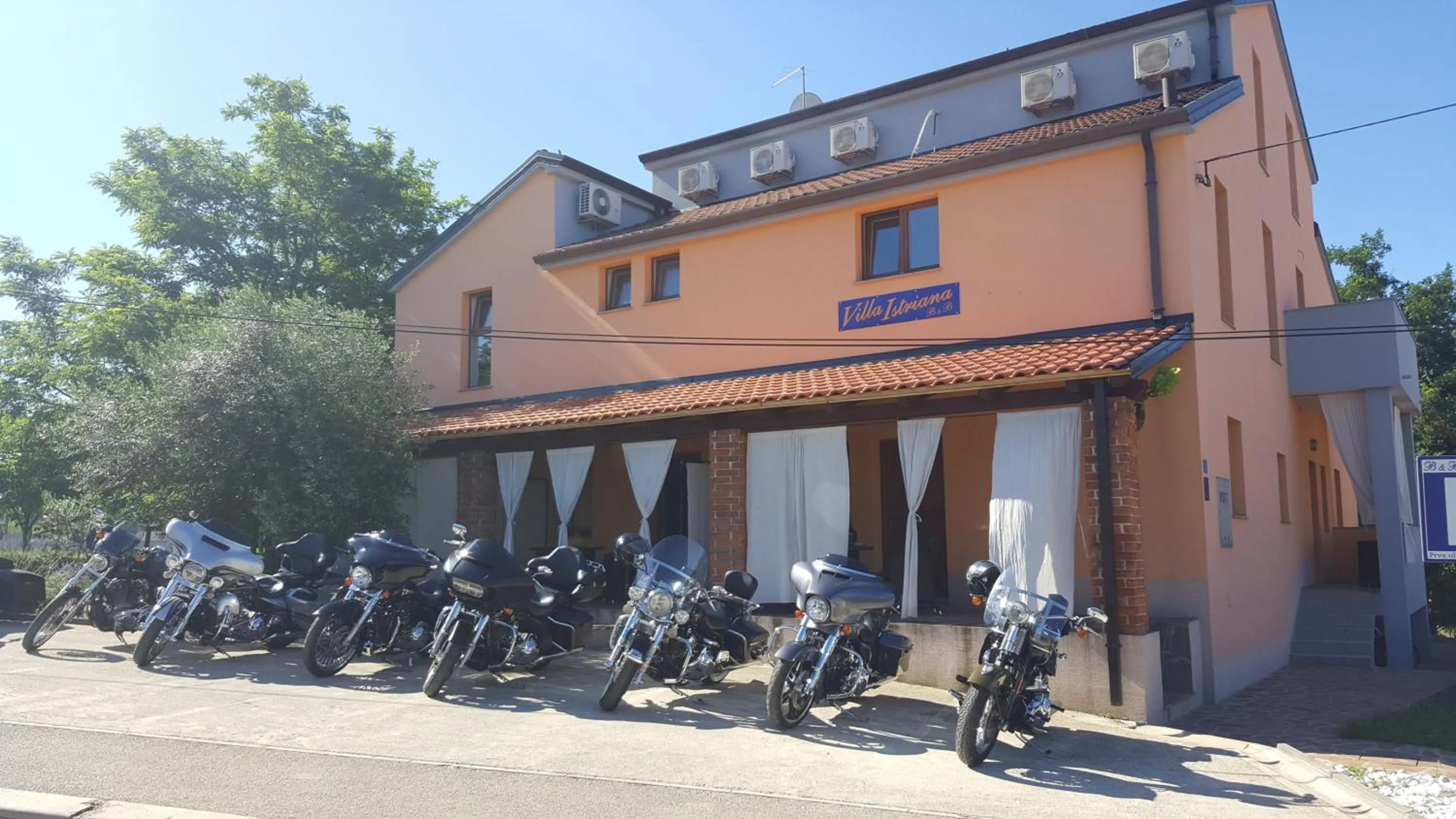 Property building in Wellness Villa Istriana