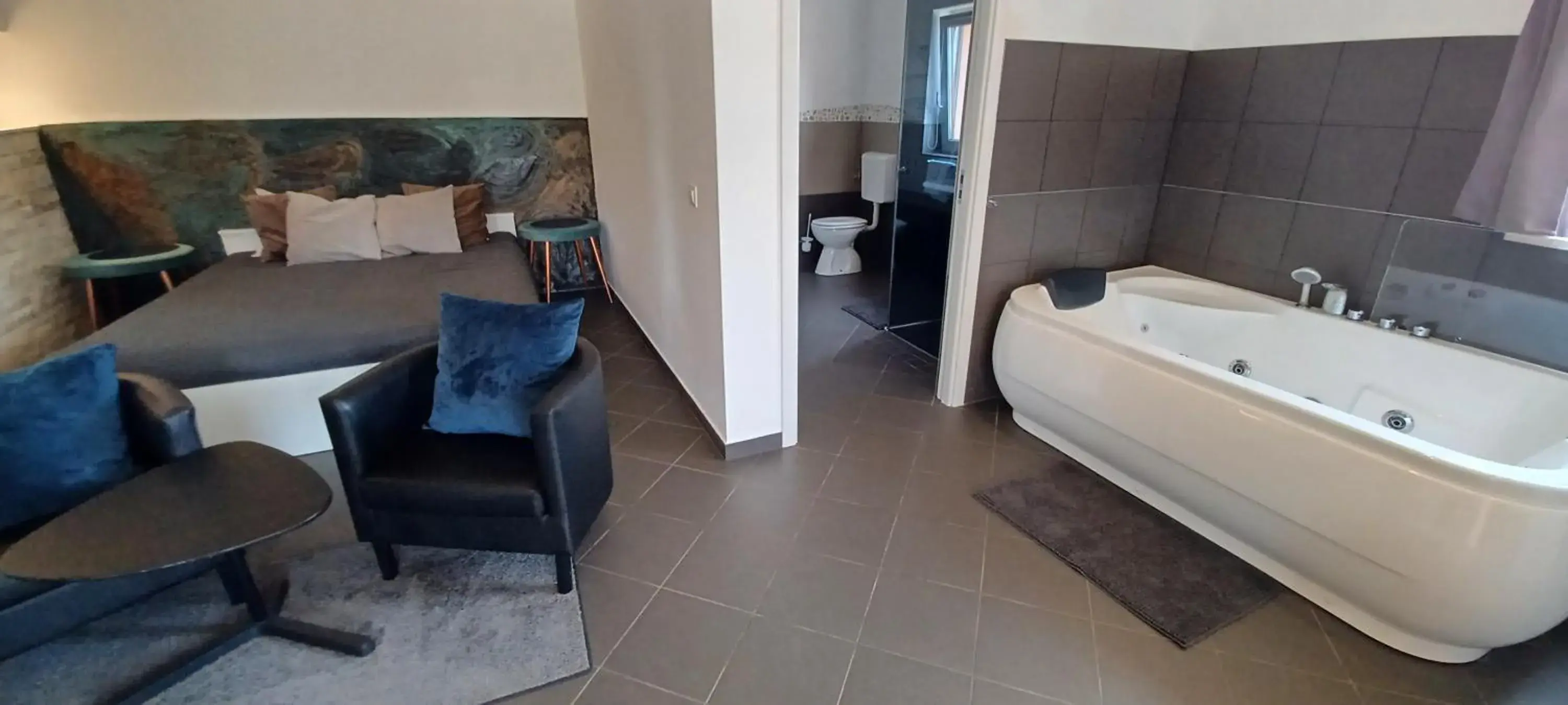 King Room with Spa Bath, Sauna and Terrace in Wellness Villa Istriana King Room with Spa Bath, Sauna and Terrace in Wellness Villa Istriana