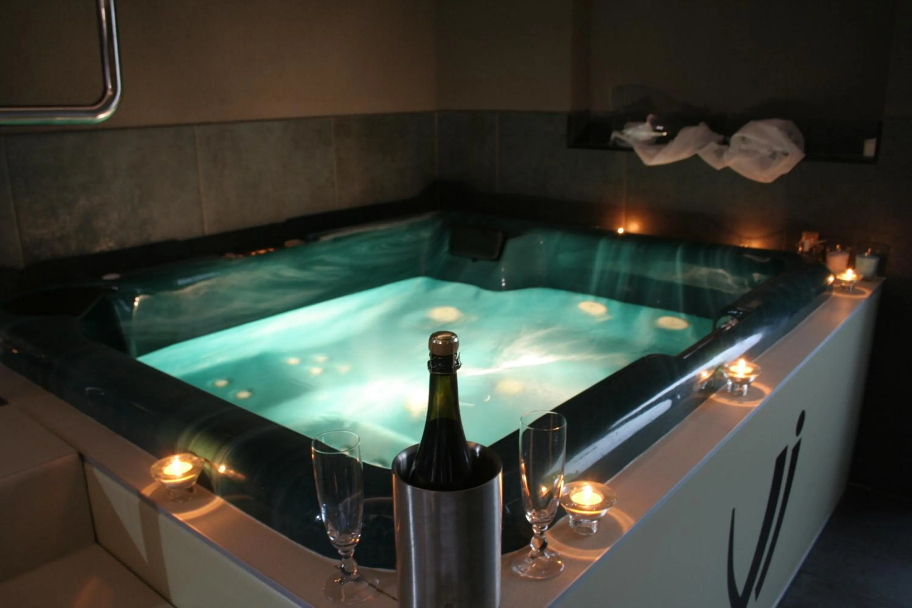 Hot Tub in Wellness Villa Istriana