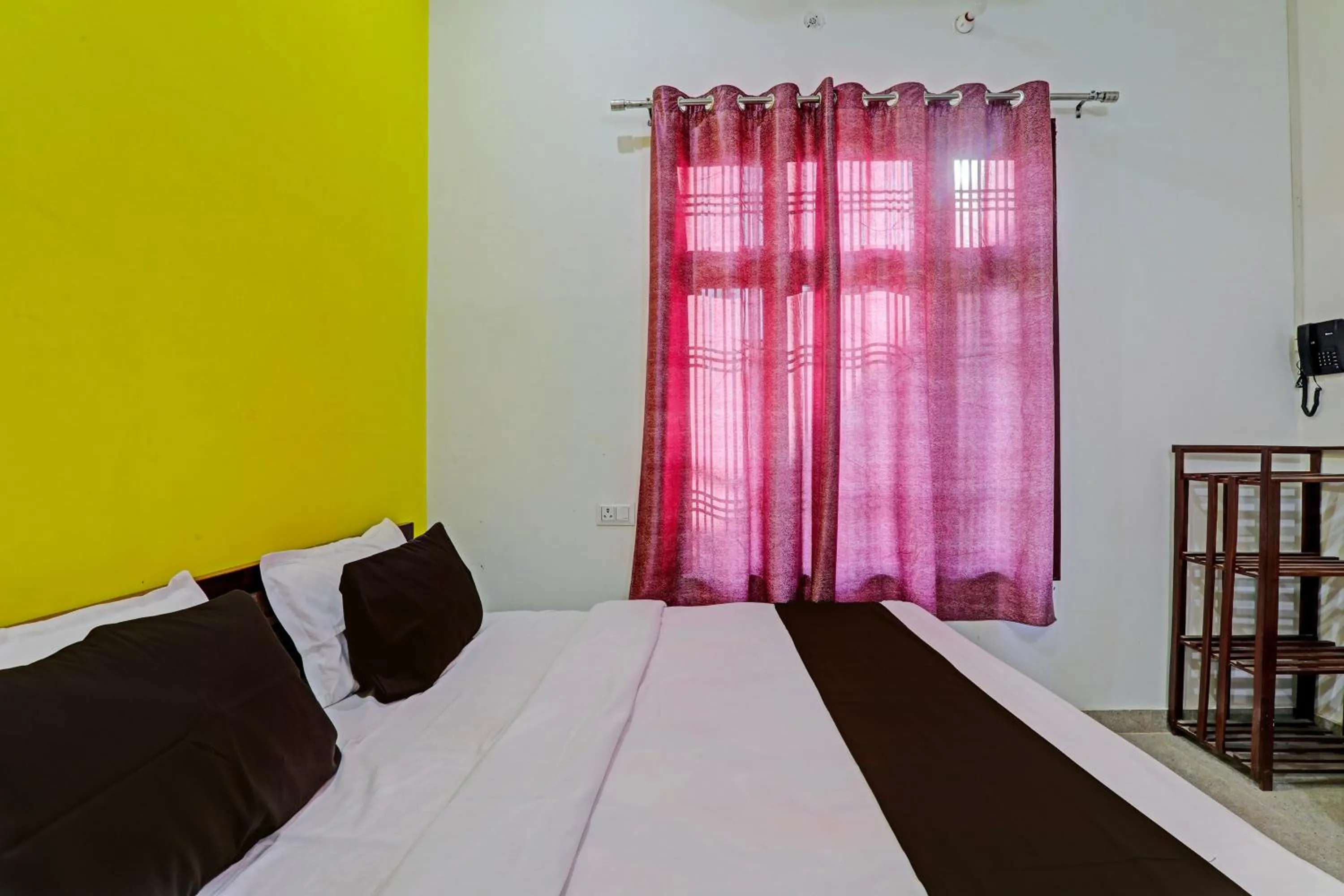 Bedroom, Bed in Hotel O Vikas Inn