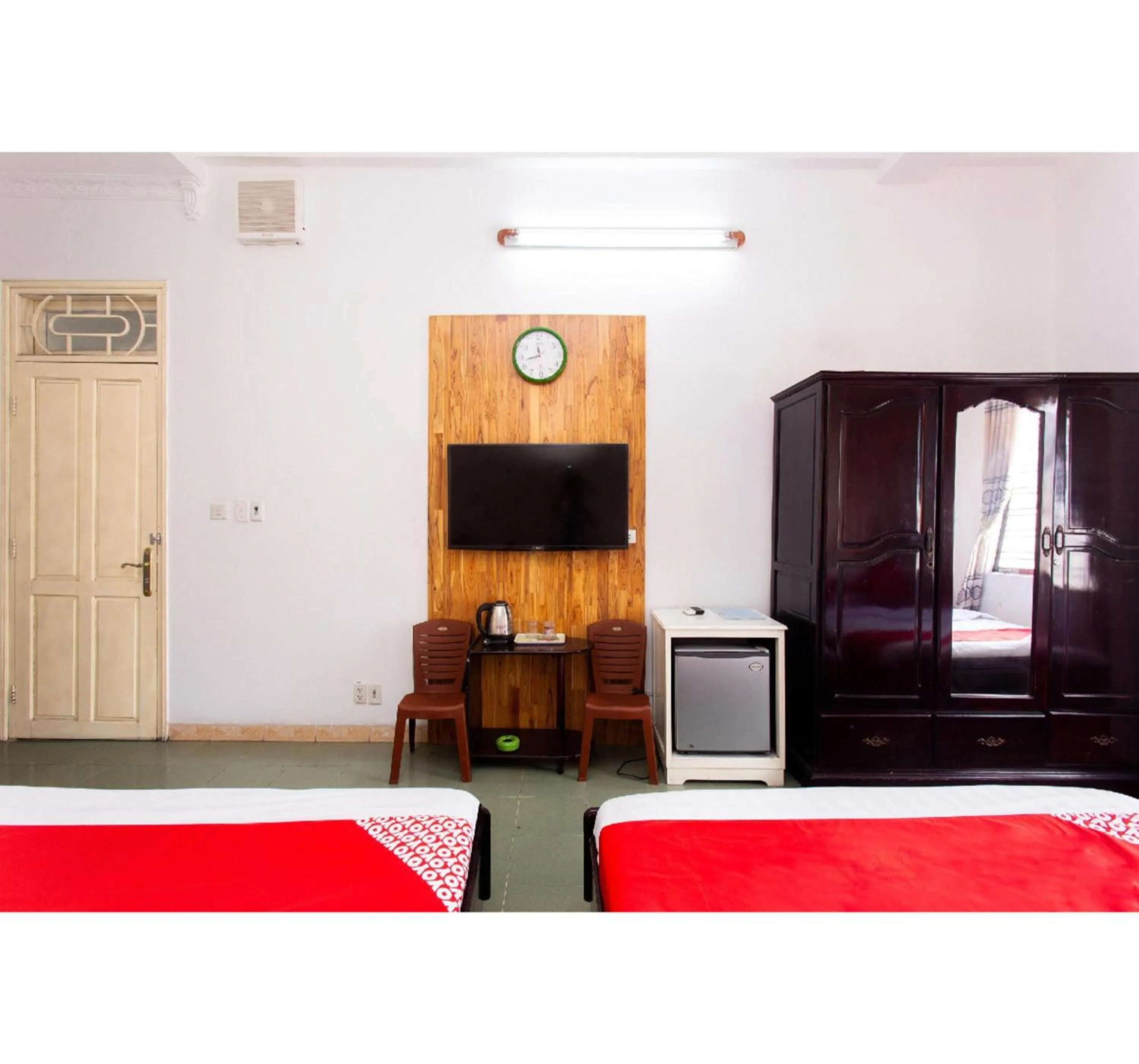 Bedroom in OYO 553 Truong Giang Hotel