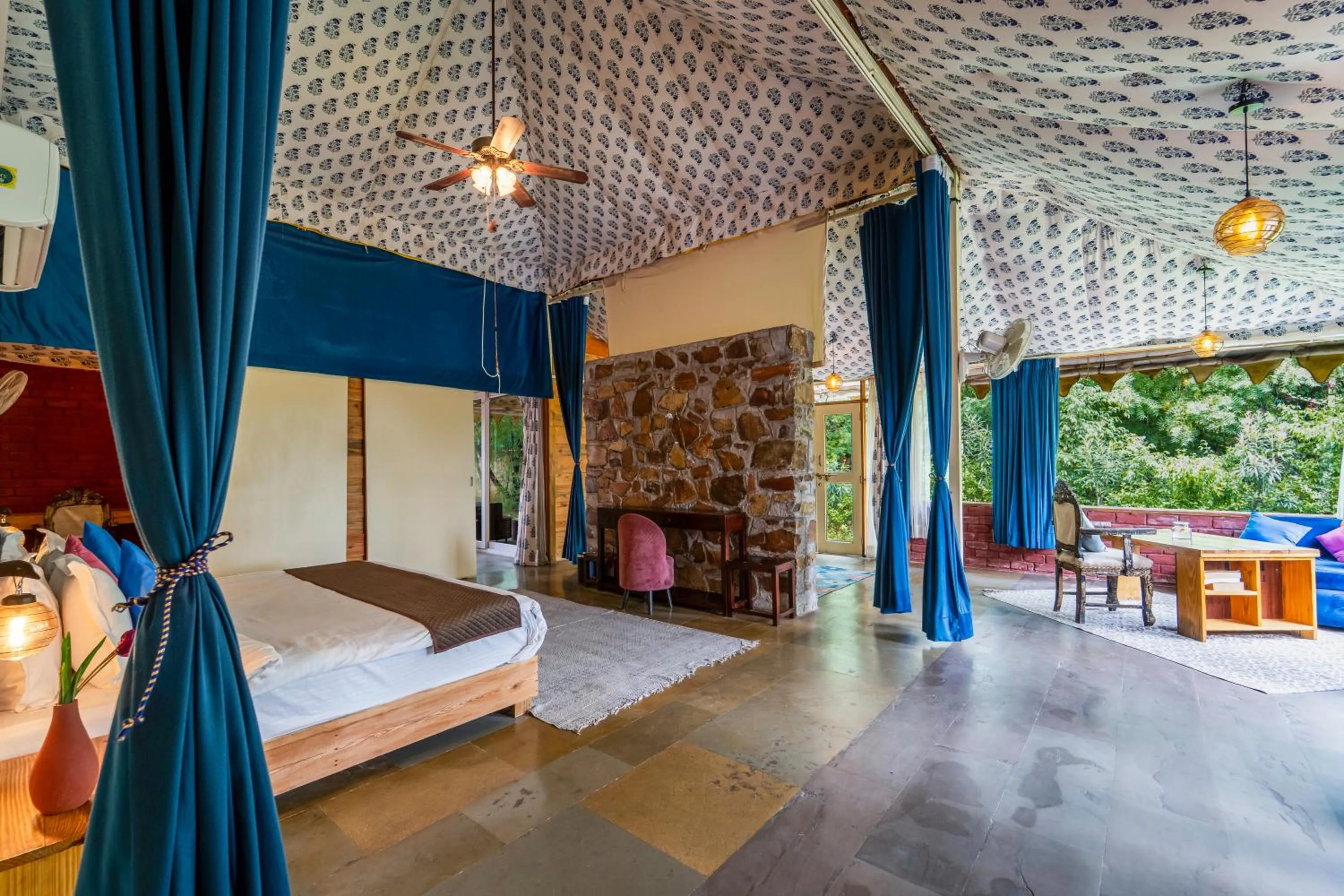 Seating area, Bed in Aranya by Stories