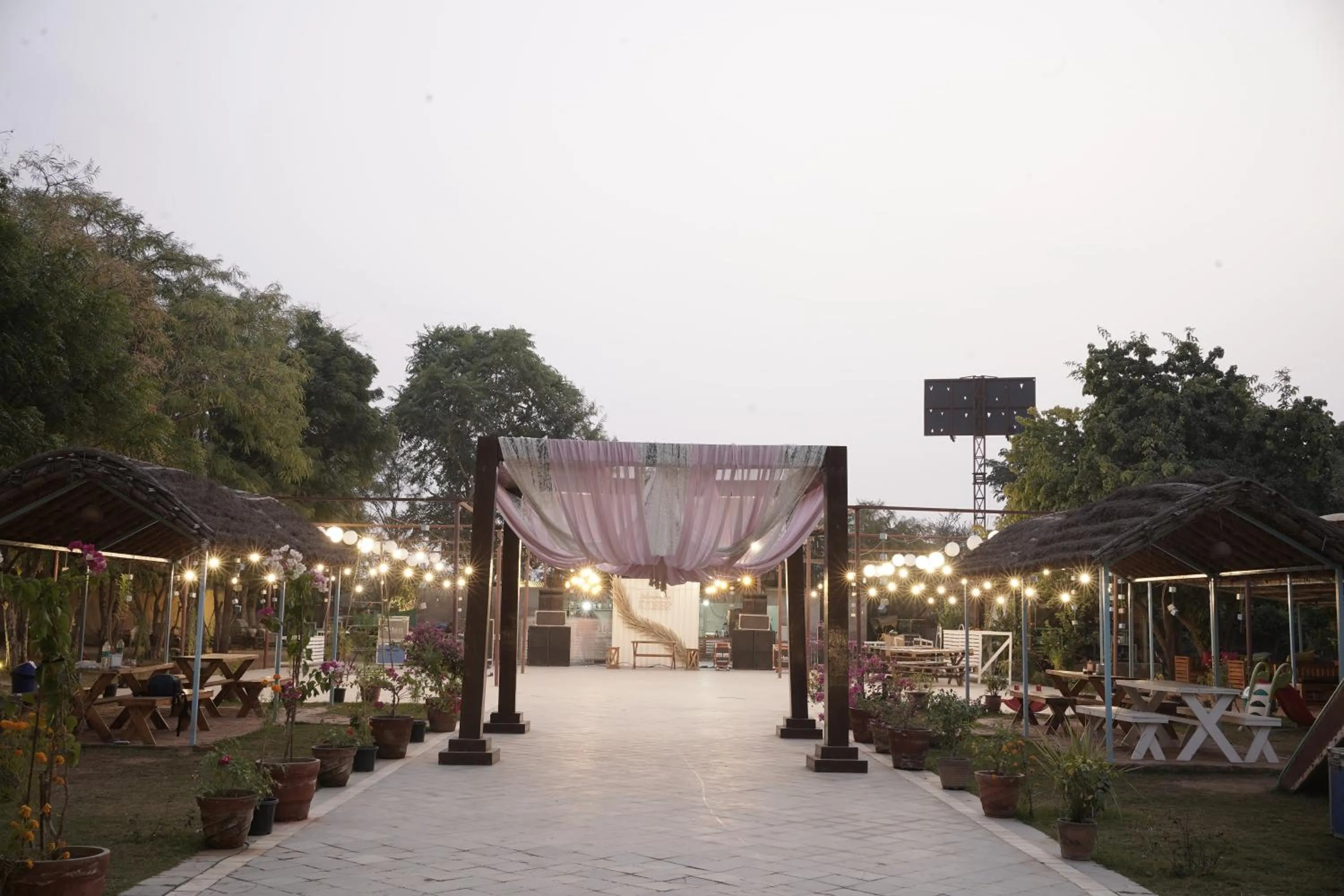 Restaurant/places to eat in Aranya by Stories