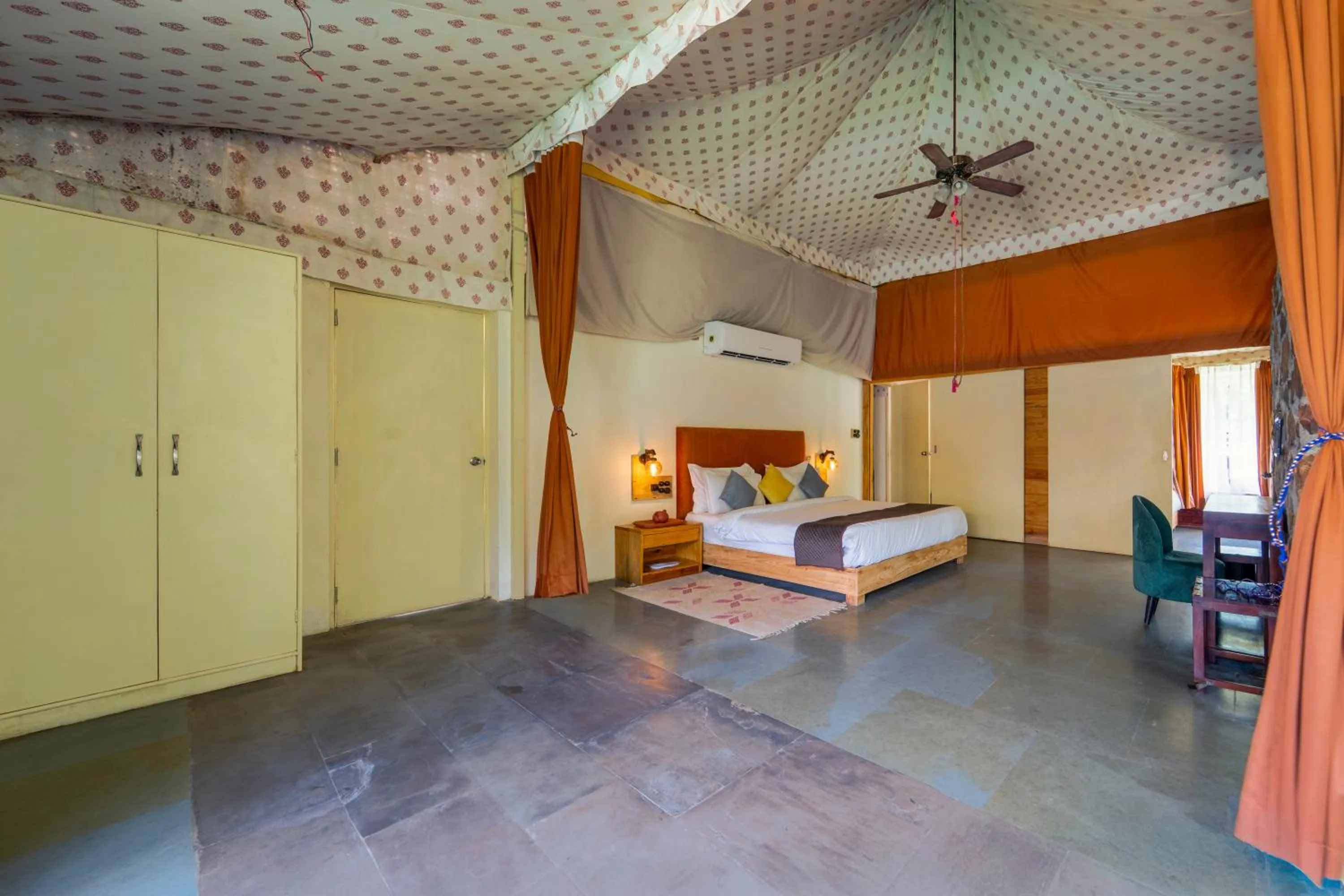 Photo of the whole room, Bed in Aranya by Stories